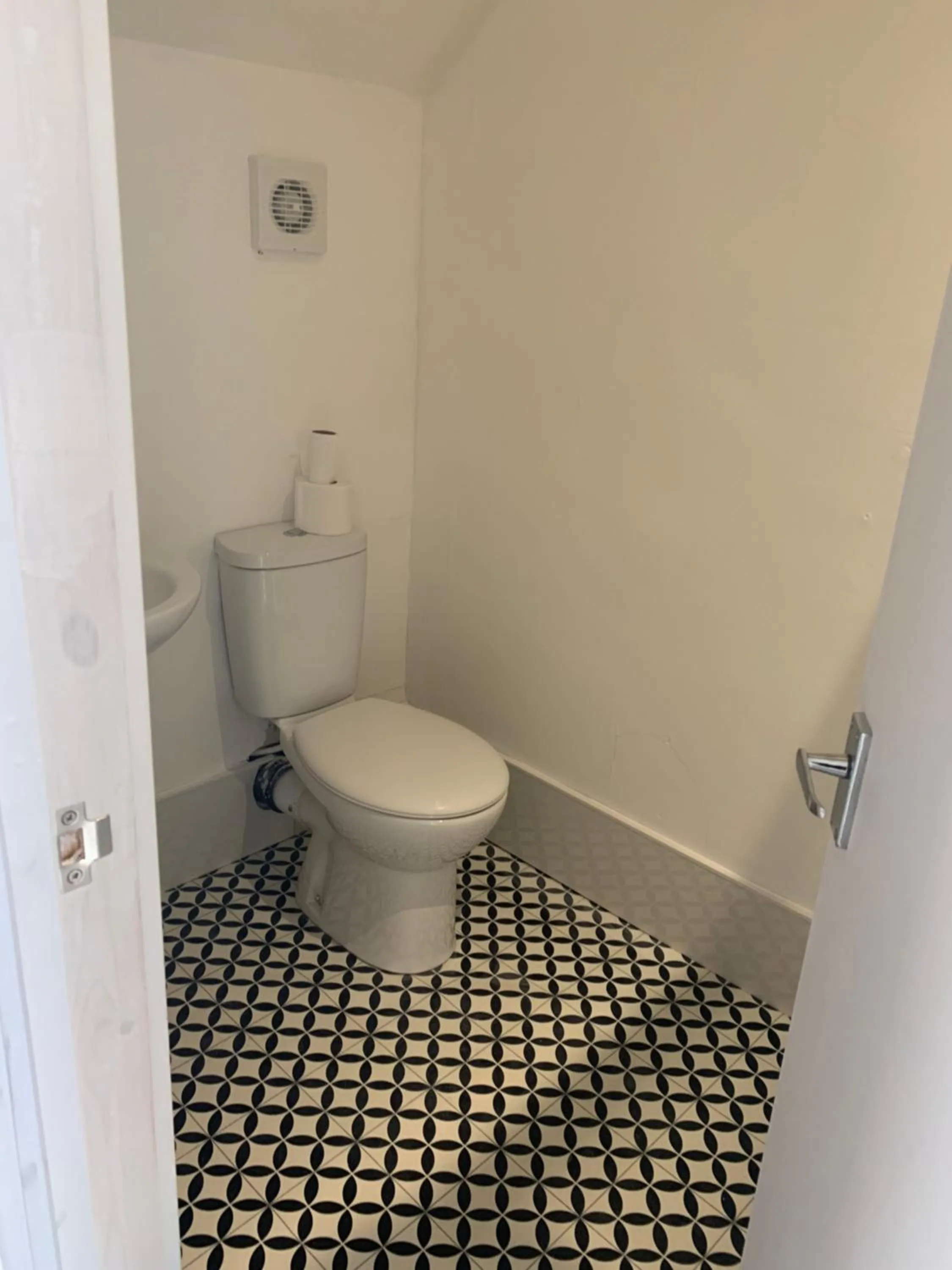 Bathroom in Cara Guesthouse