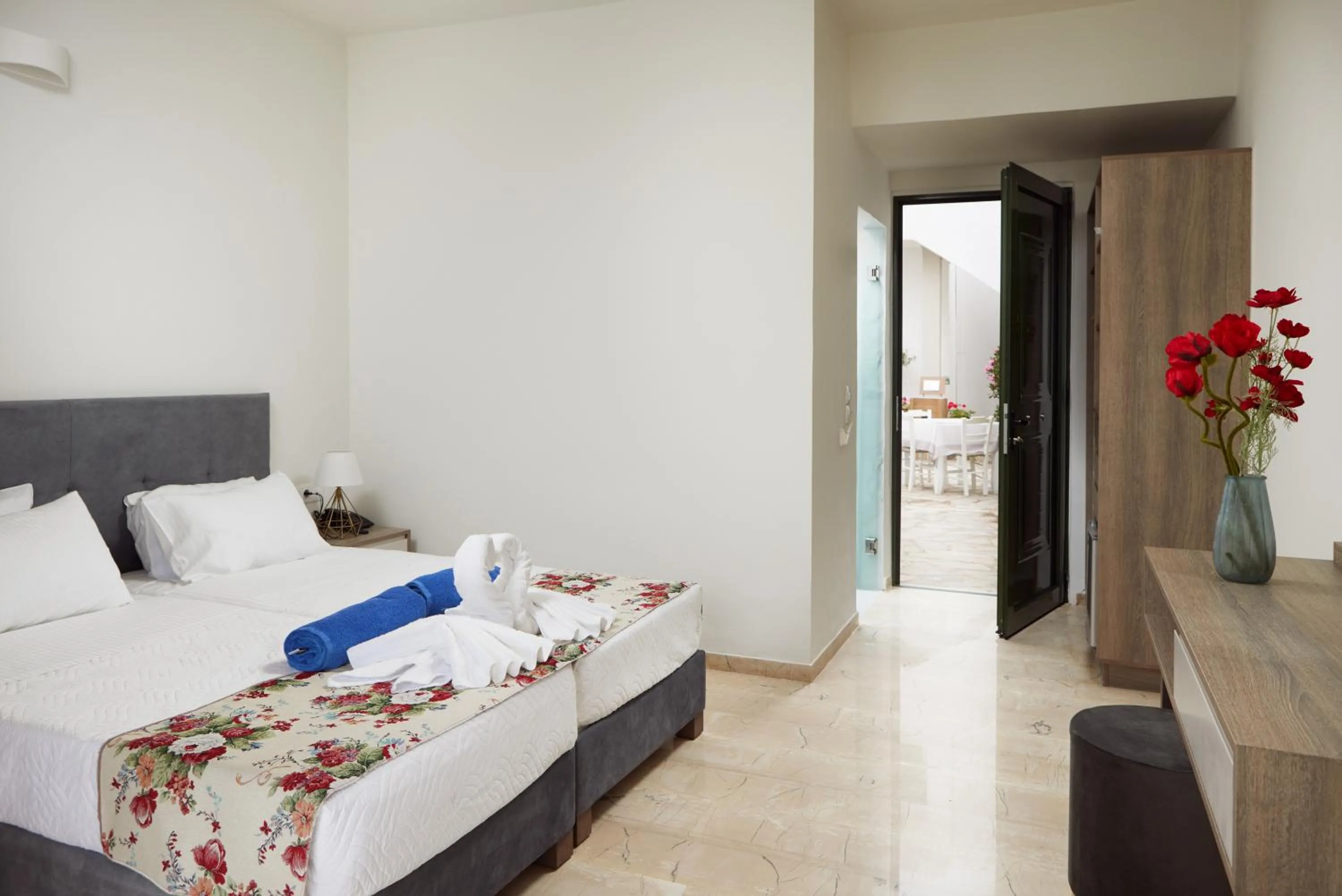 Property building in Amnissos Residence