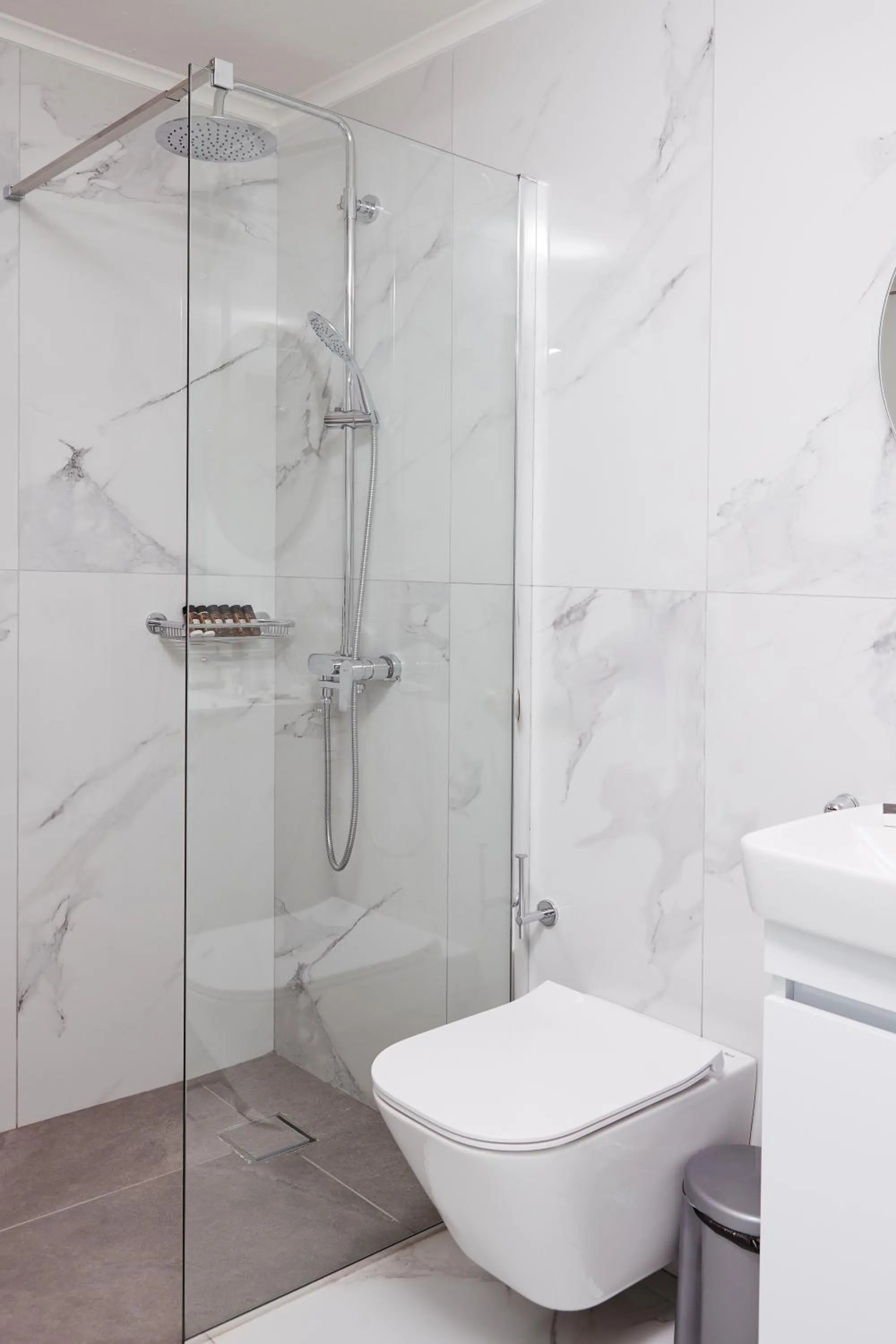 Shower in Amnissos Residence