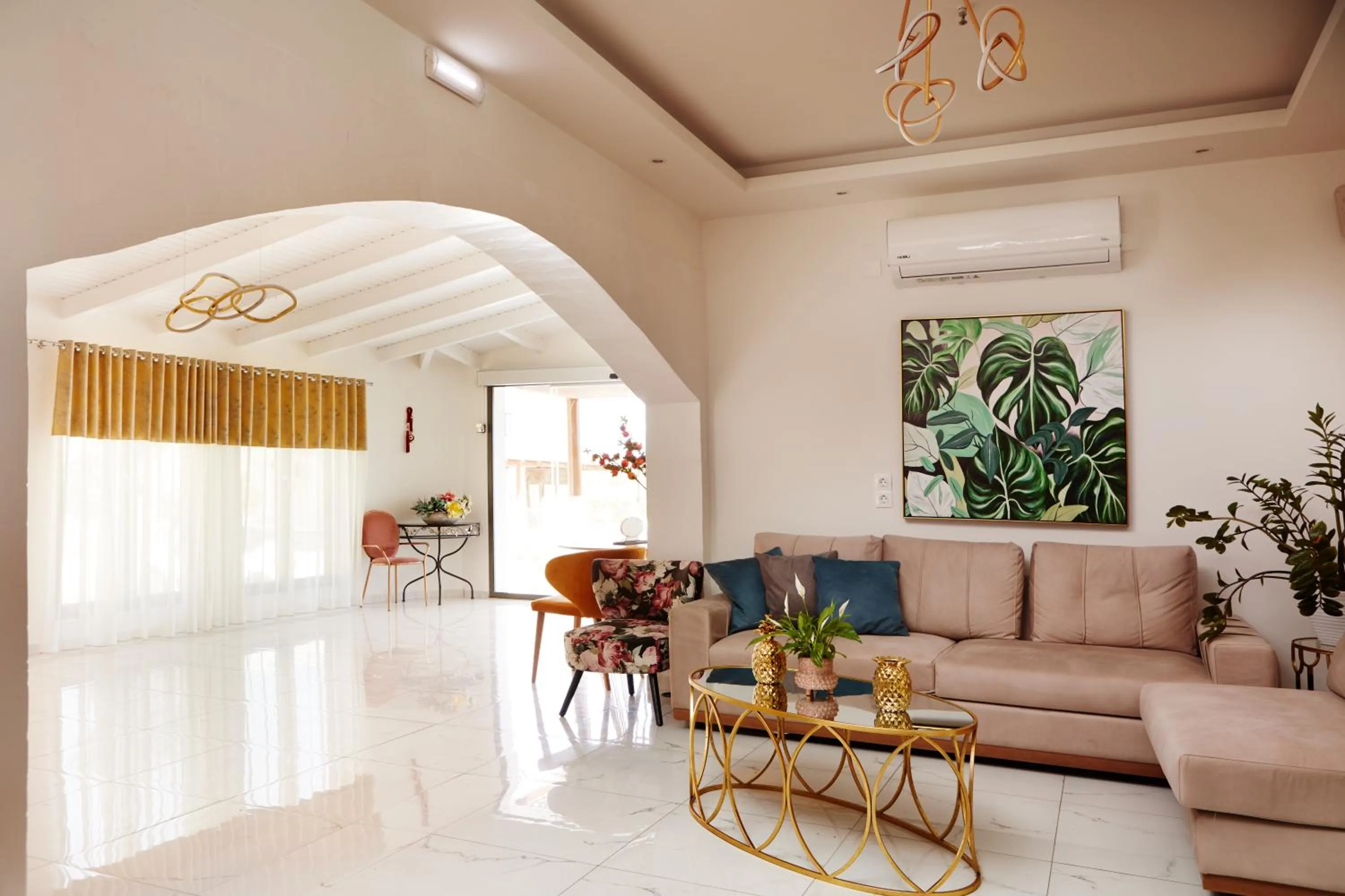 Lobby or reception in Amnissos Residence