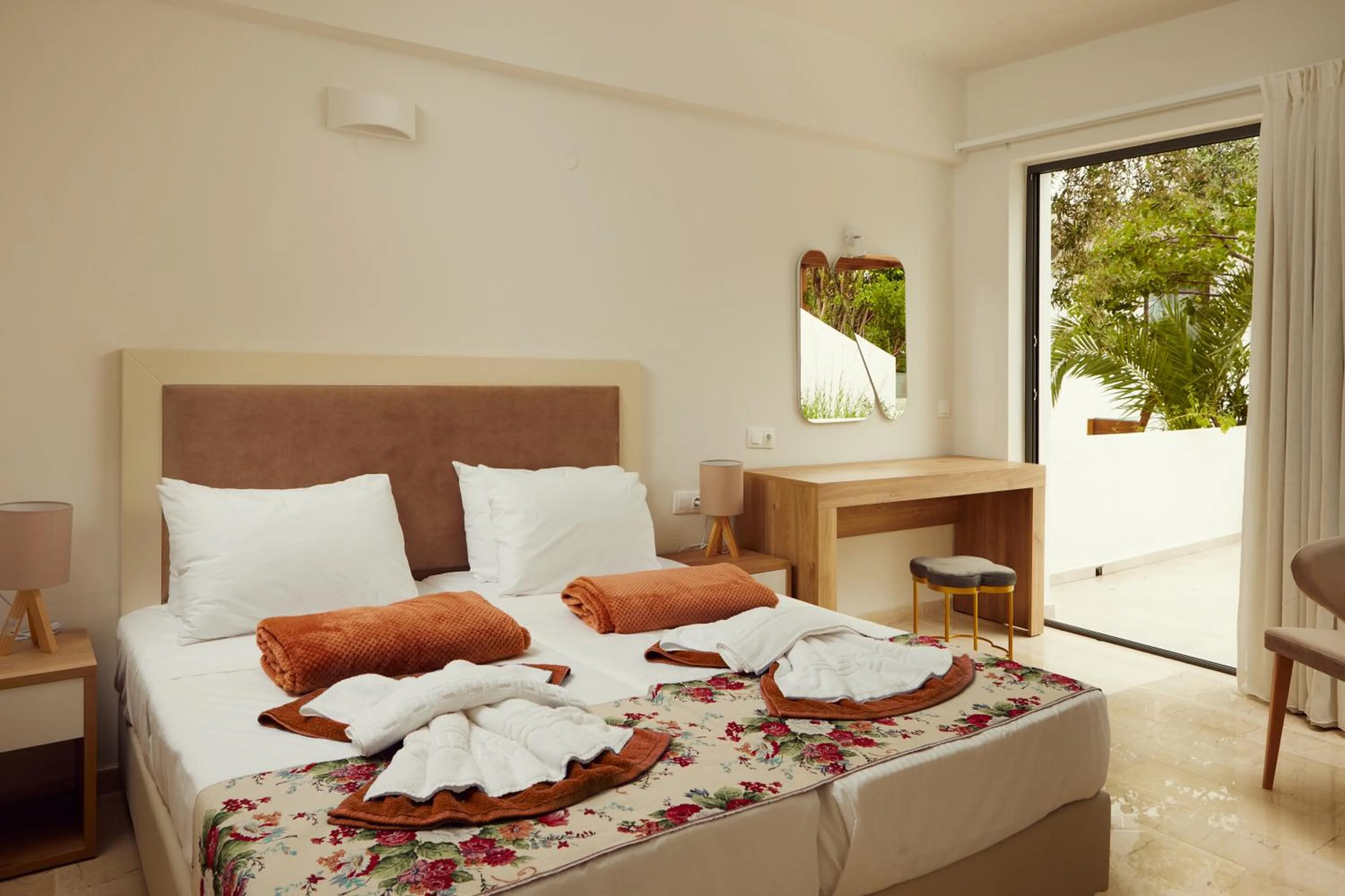 Photo of the whole room in Amnissos Residence