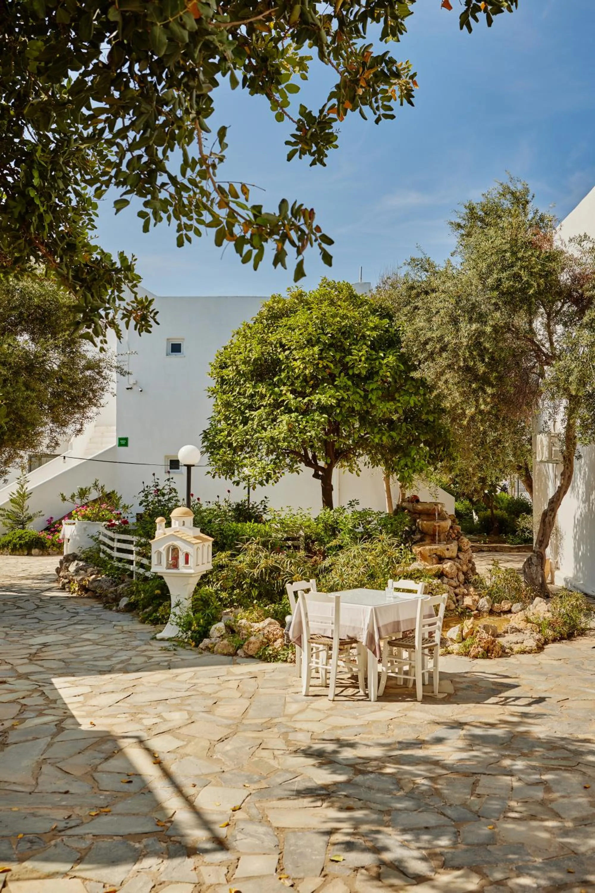 Area and facilities in Amnissos Residence