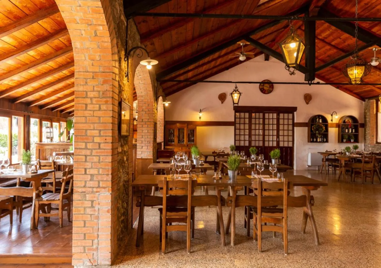 Restaurant/places to eat in Palazzo Vittoria