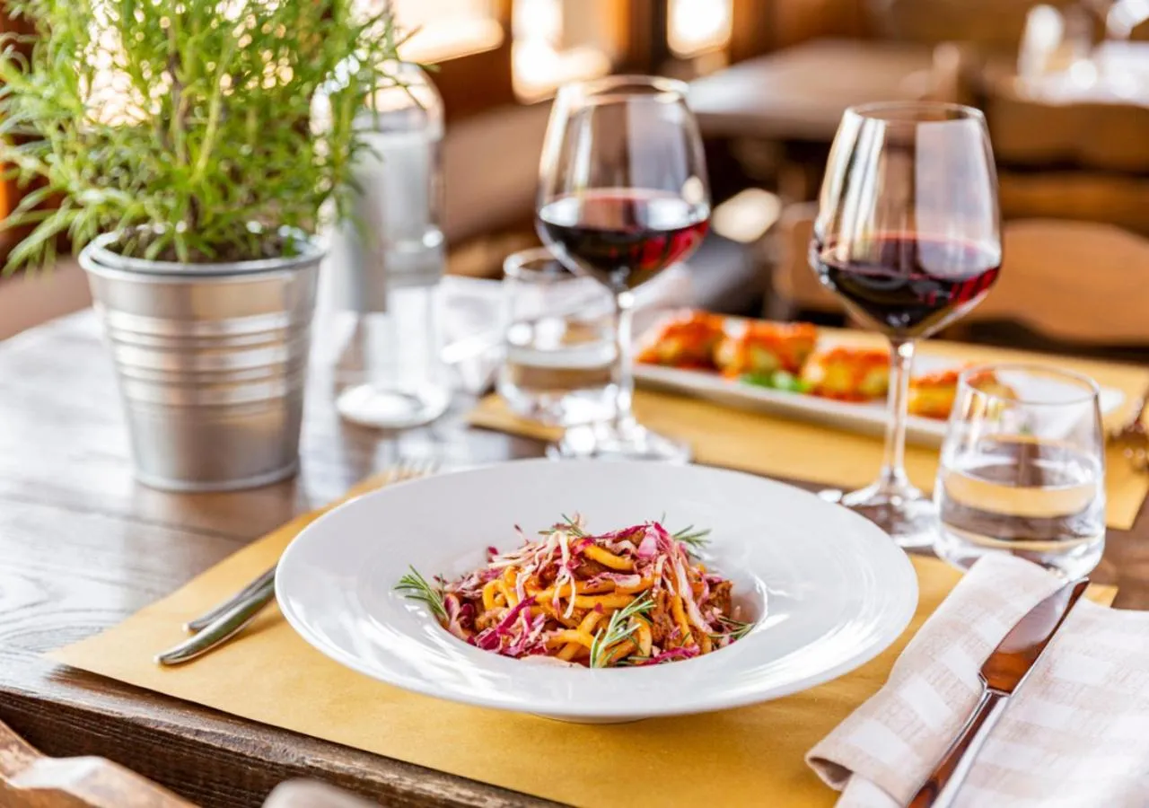 Restaurant/places to eat in Palazzo Vittoria