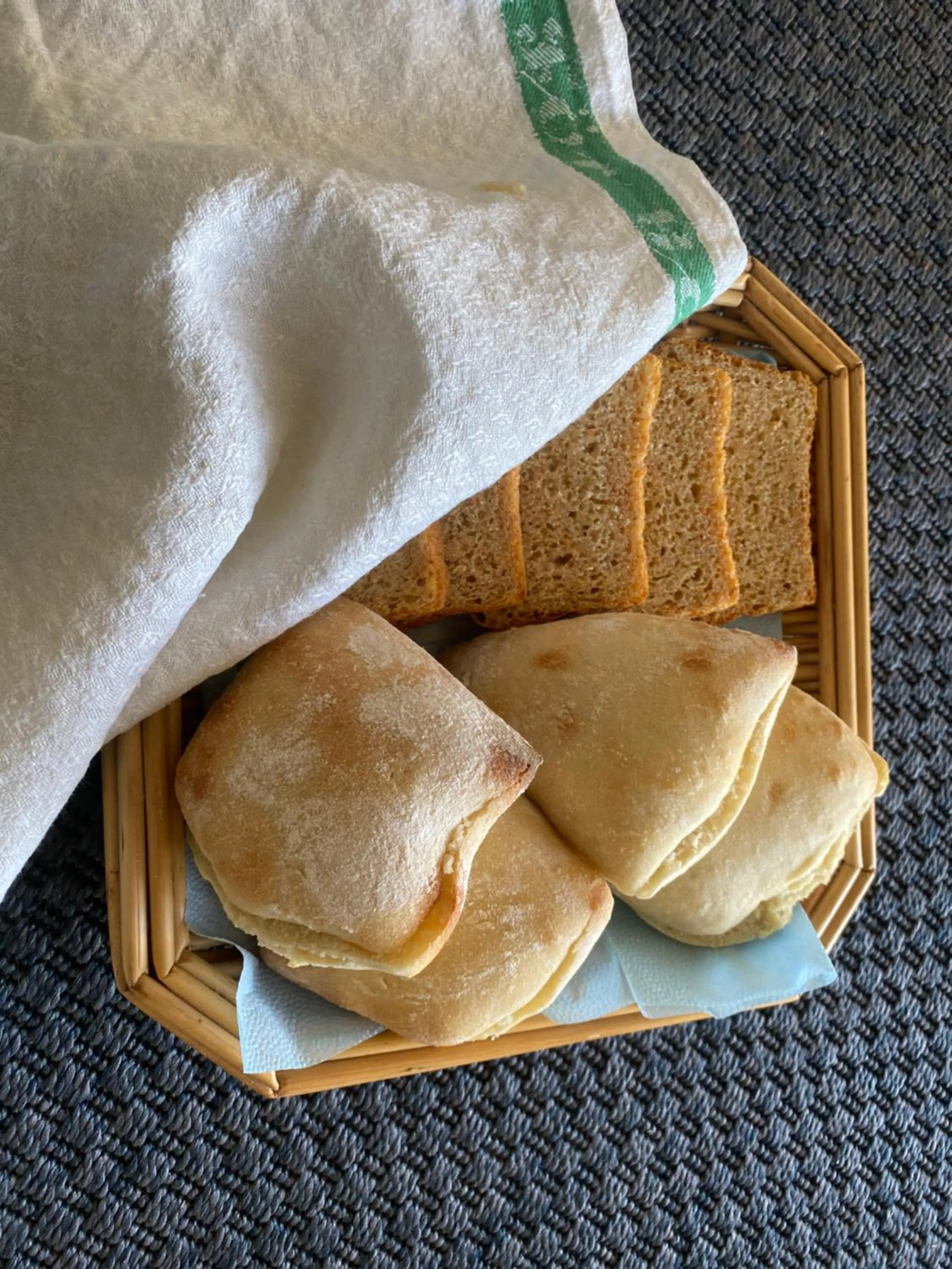 Breakfast in Stenbrottets smedja