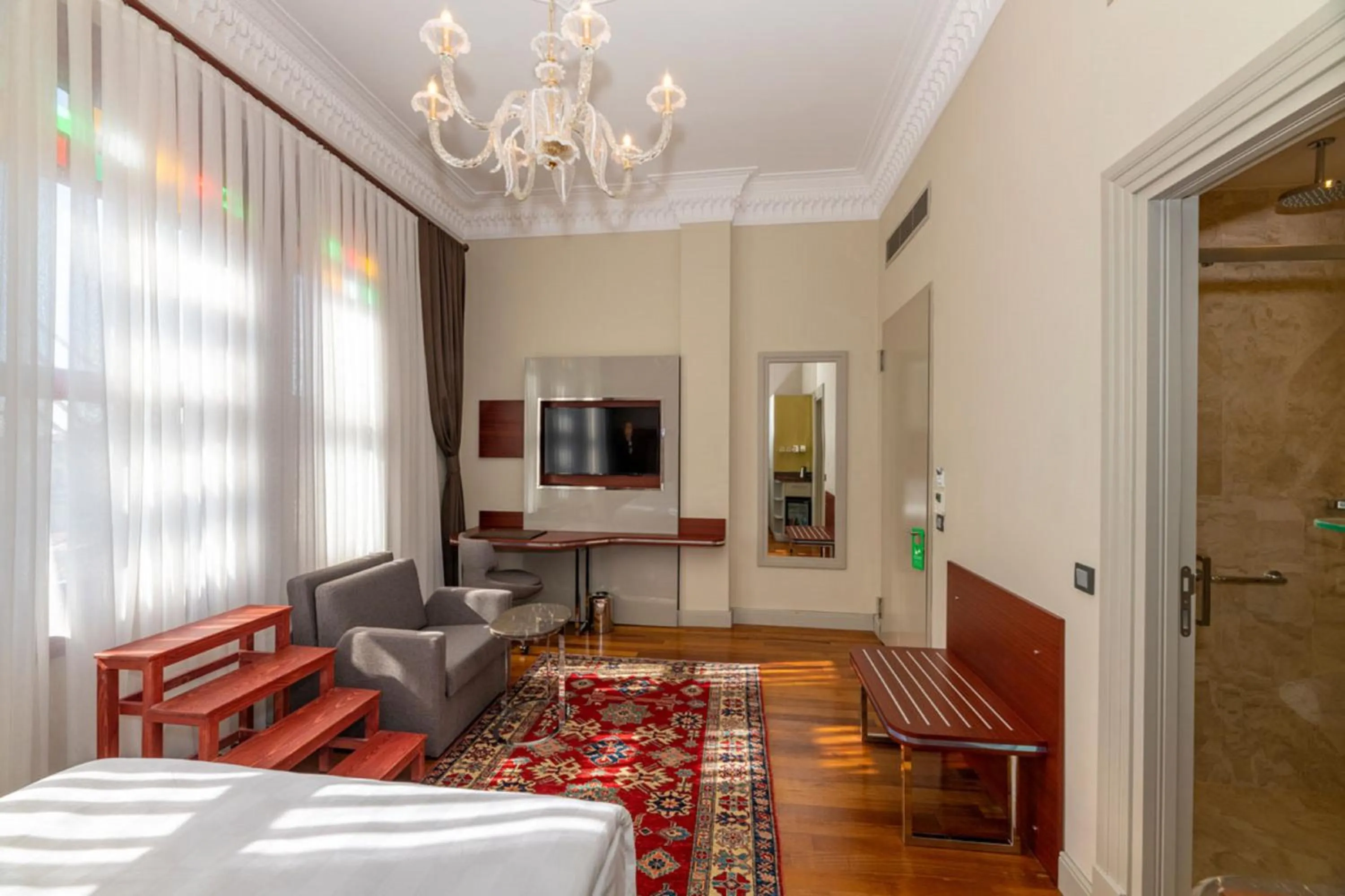 Bed in Blue Gilroy Hotel