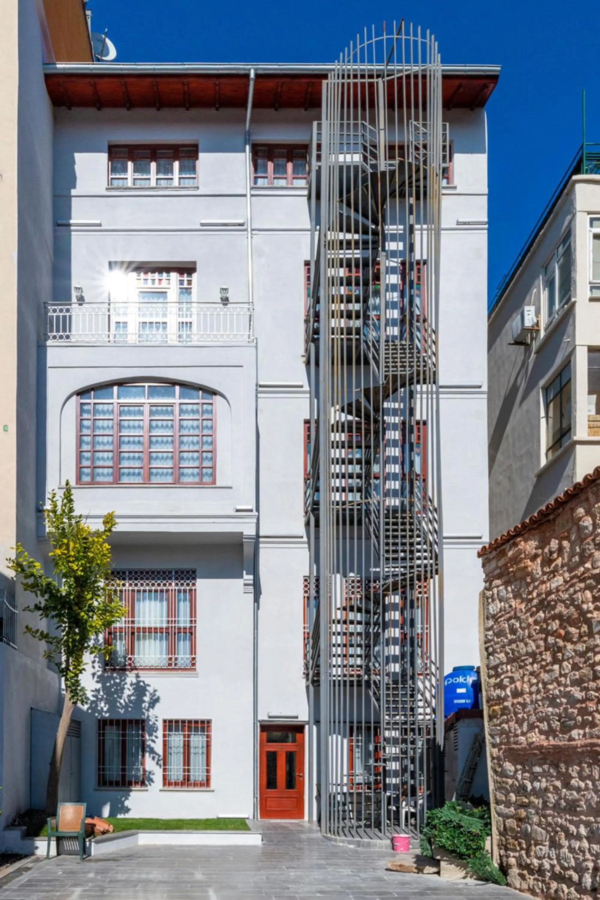 Property building in Blue Gilroy Hotel