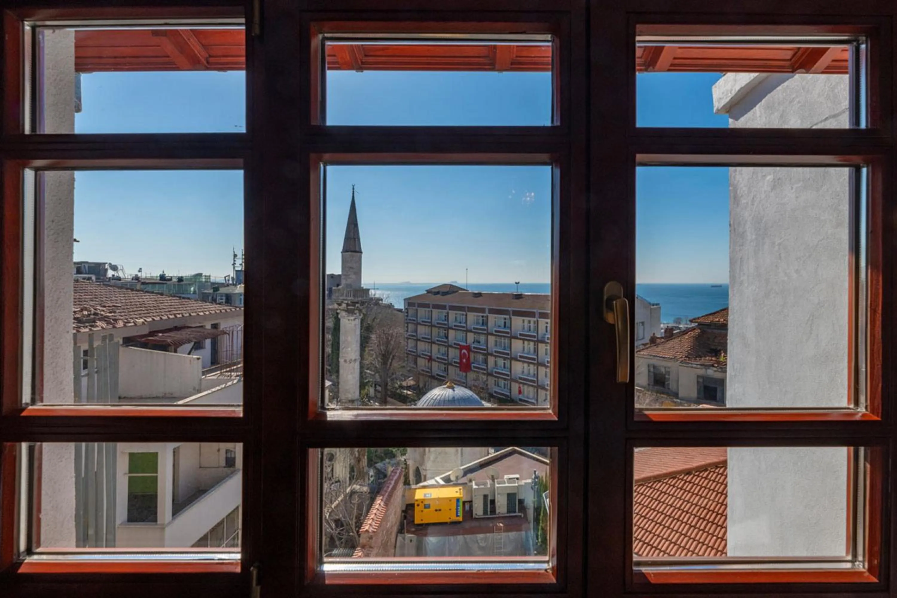 Day in Blue Gilroy Hotel