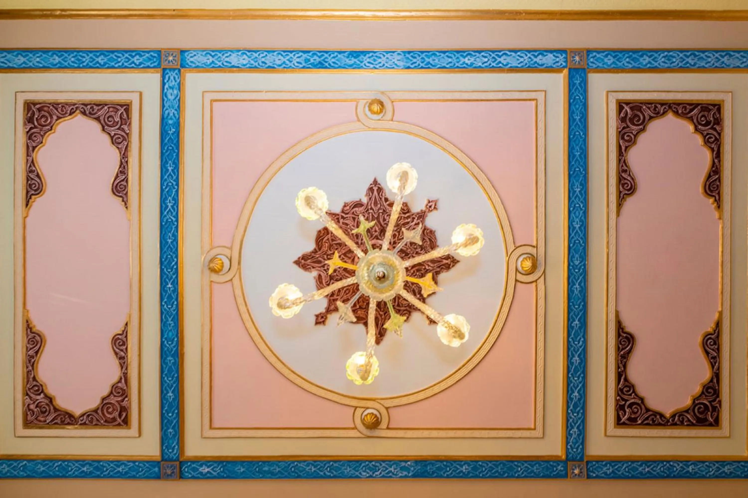 Property building in Blue Gilroy Hotel