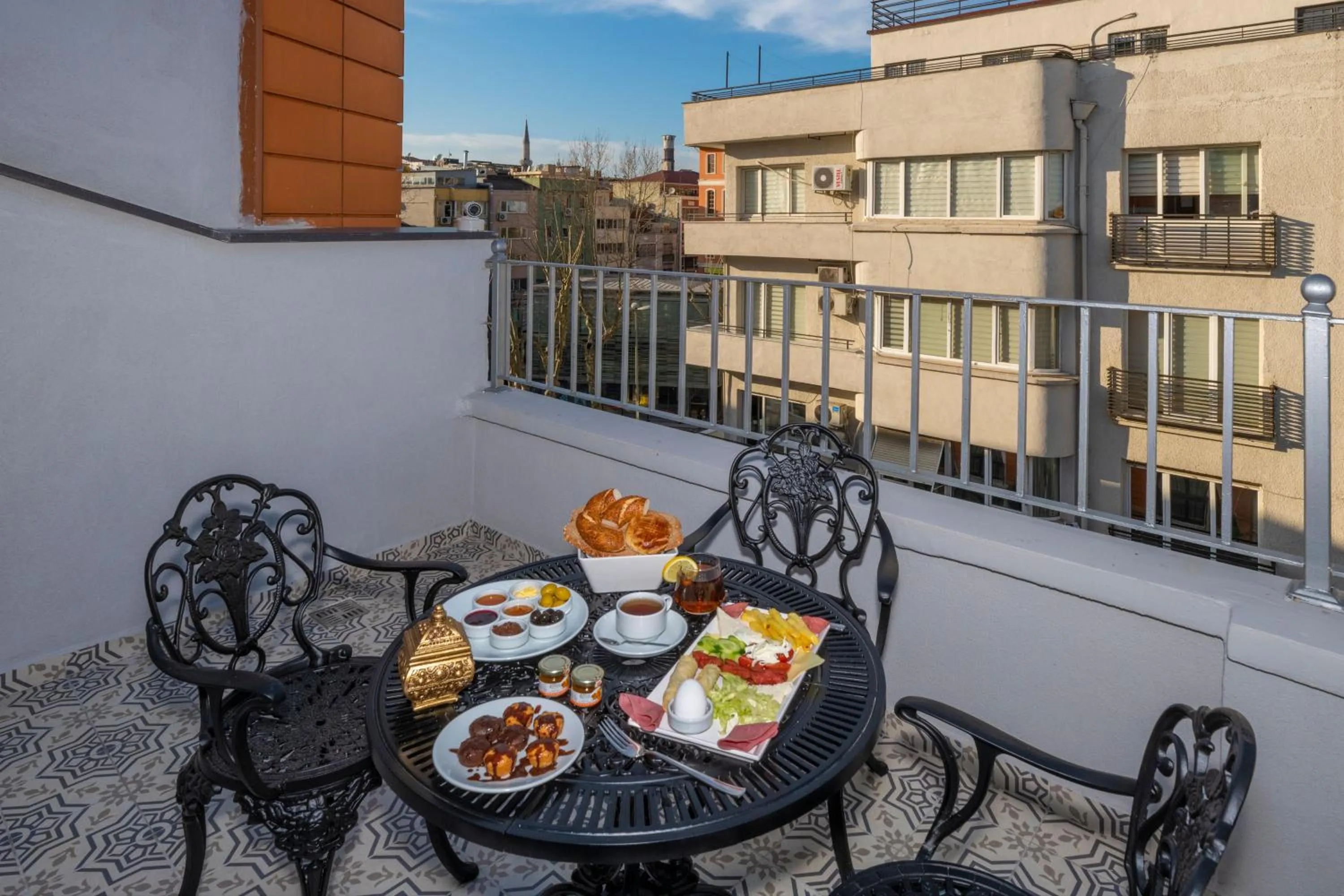 Balcony/Terrace in Blue Gilroy Hotel