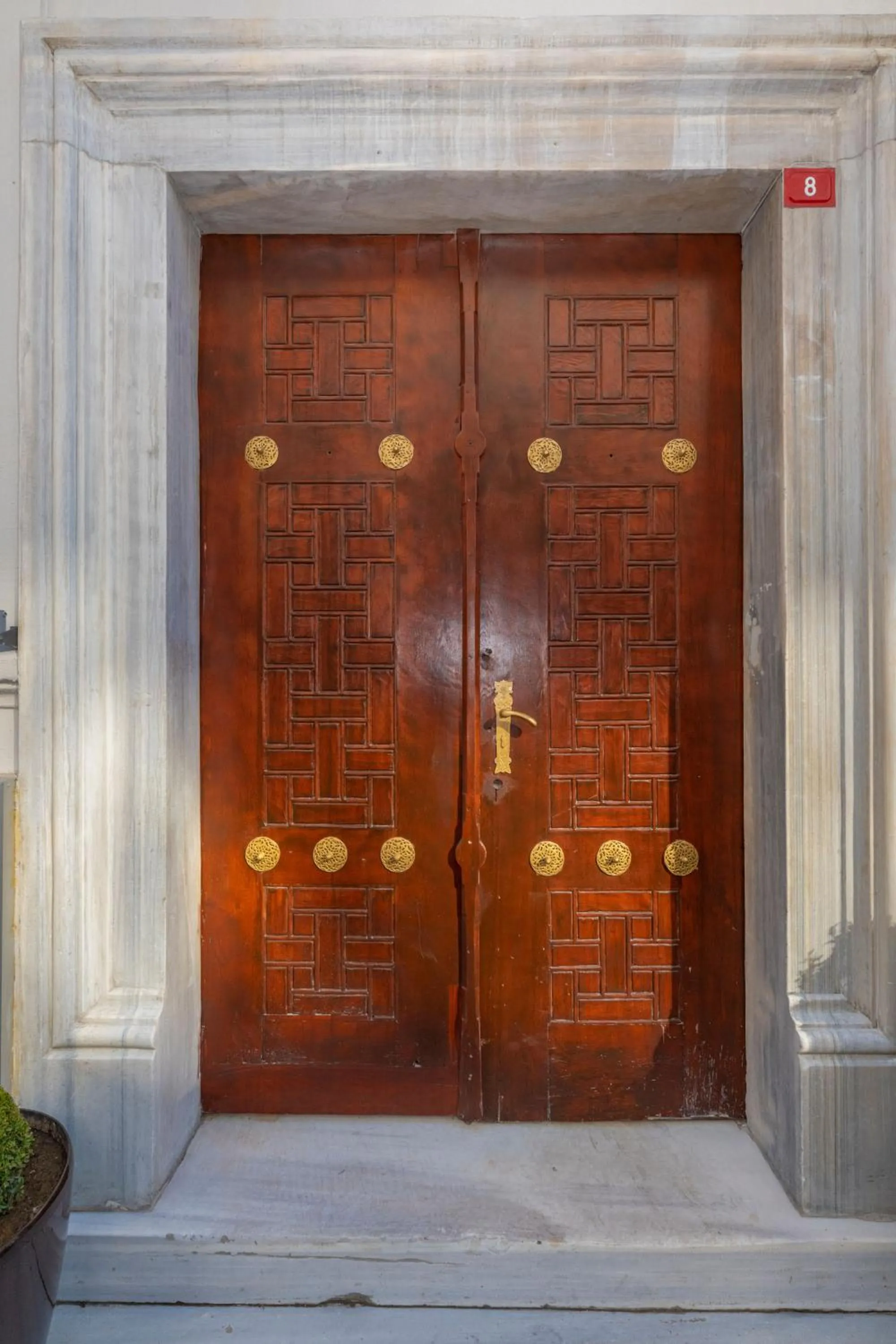 Facade/entrance in Blue Gilroy Hotel
