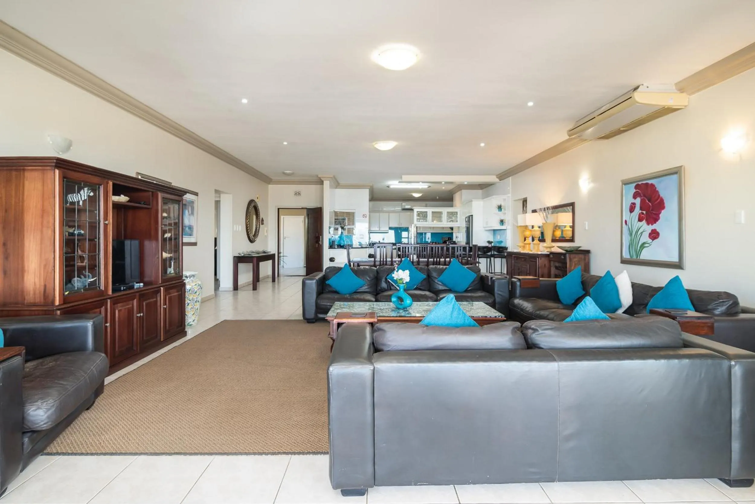 Miramar 3 - FAMILY ONLY Max 4 adults and 4 children