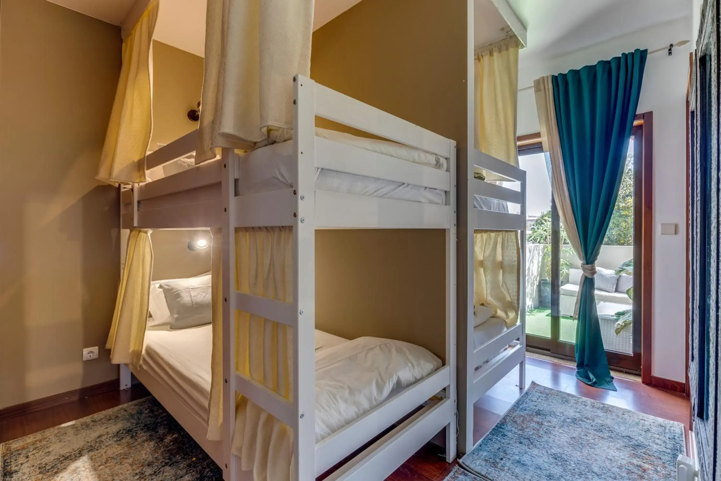 Bed in 4-Bed Dormitory Room in Garden in Town Hostel Bed in 4-Bed Dormitory Room in Garden in Town Hostel