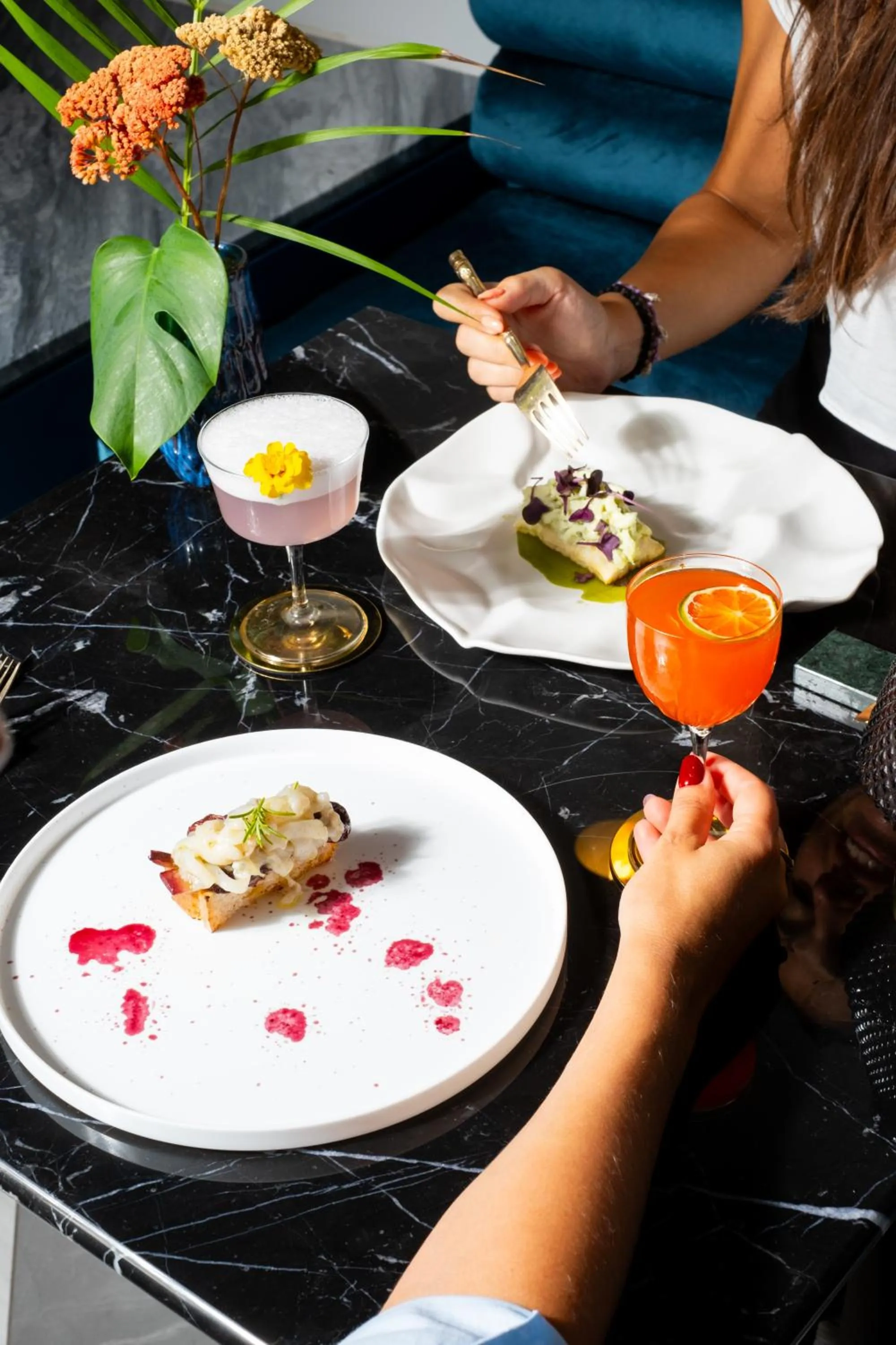 Restaurant/places to eat in The Vista Rooms & Terrace