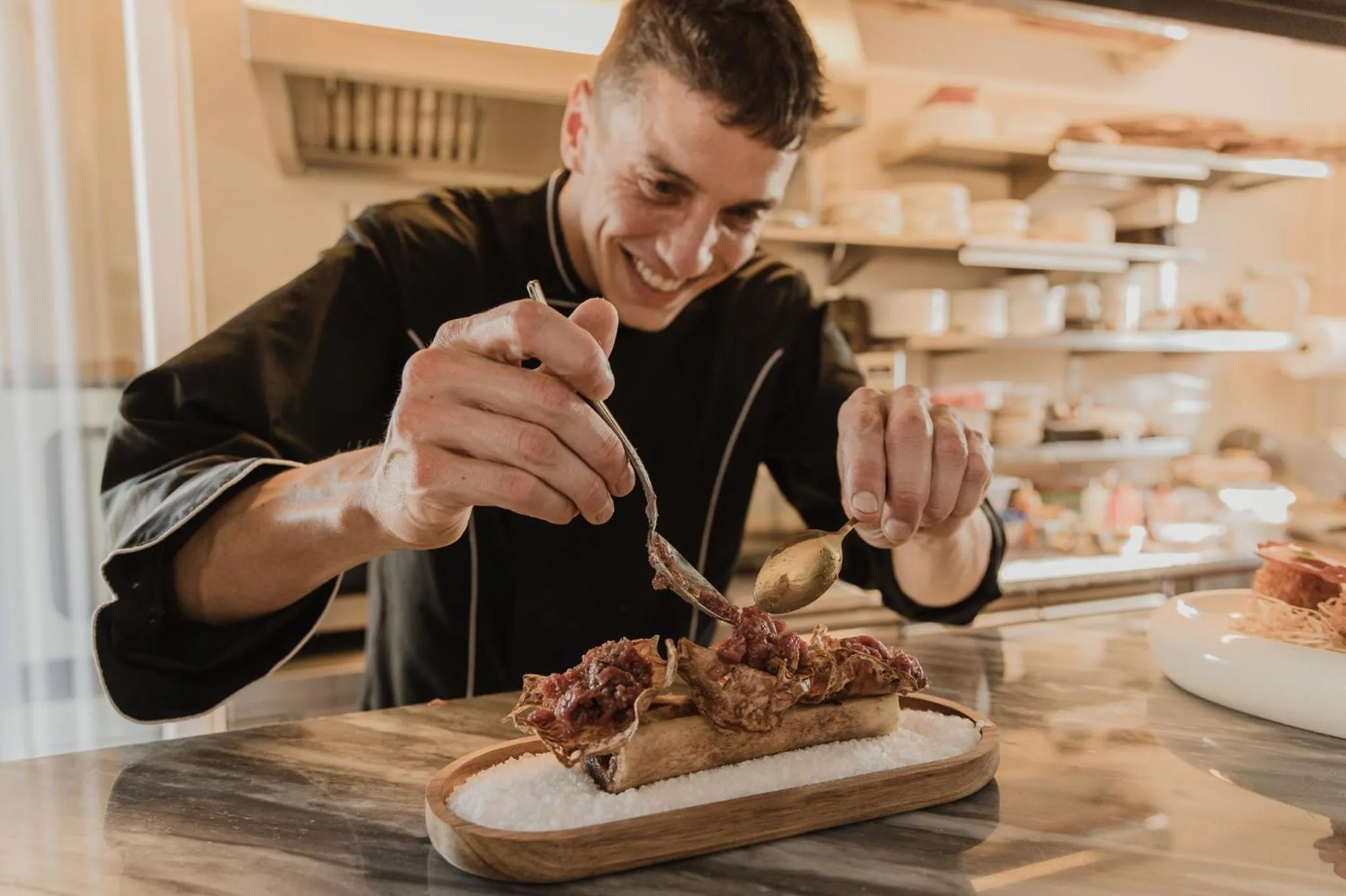 Restaurant/places to eat in The Vista Rooms & Terrace