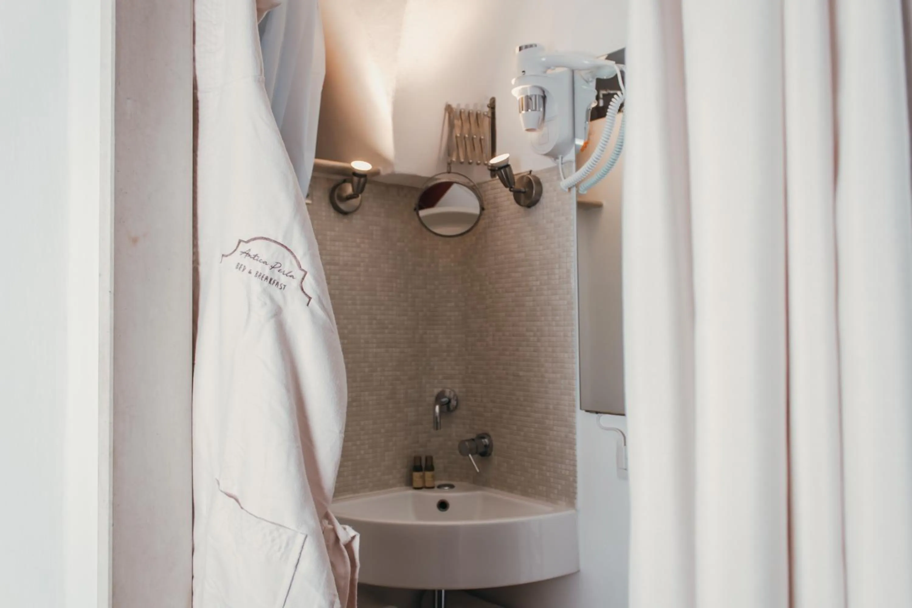 Shower in Dimora Antica Perla