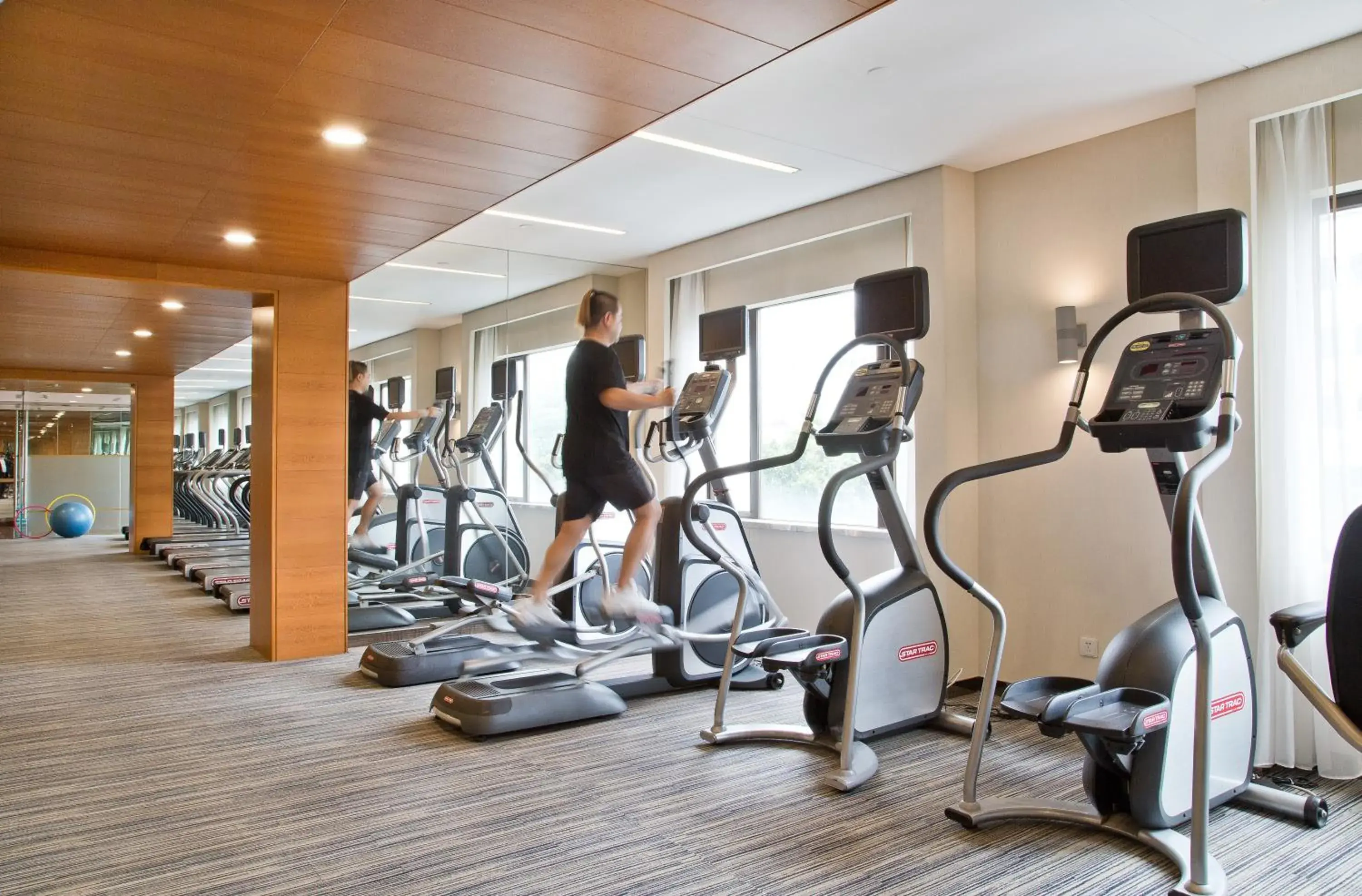 Fitness centre/facilities in China Hotel Guangzhou Fitness centre/facilities in China Hotel Guangzhou