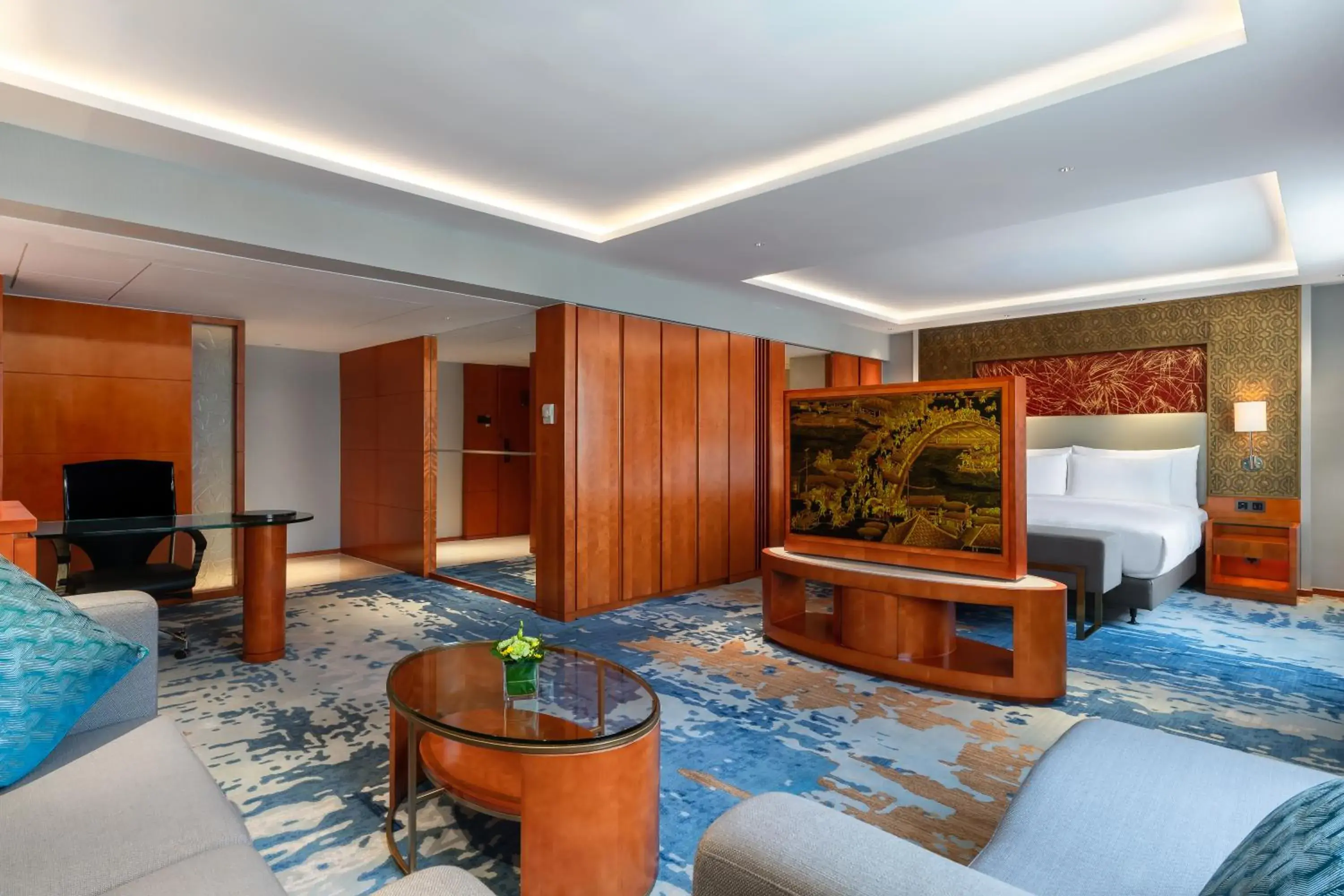 Photo of the whole room in China Hotel Guangzhou Photo of the whole room in China Hotel Guangzhou