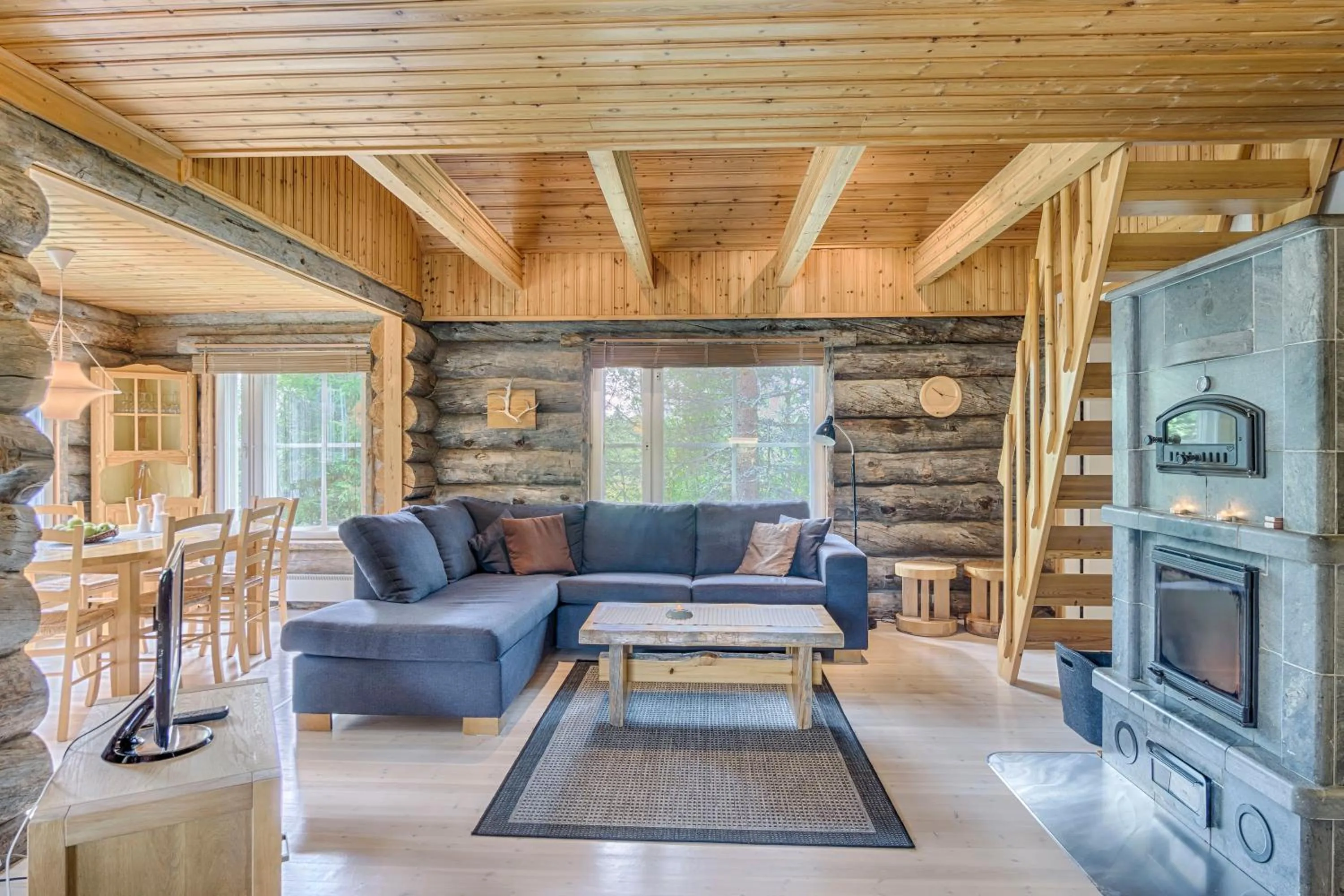 Living room in Iisakki Village