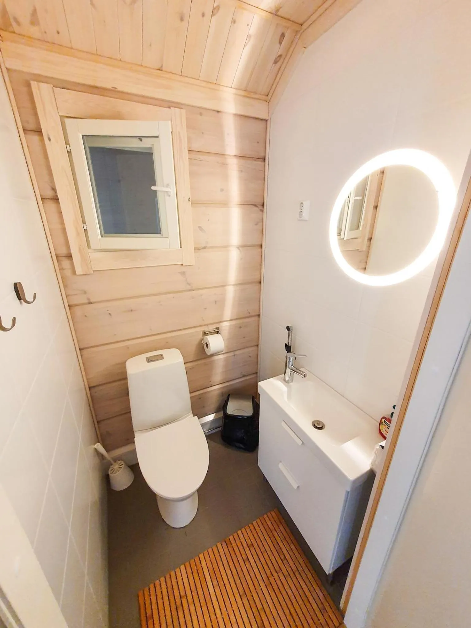 Bathroom in Iisakki Village