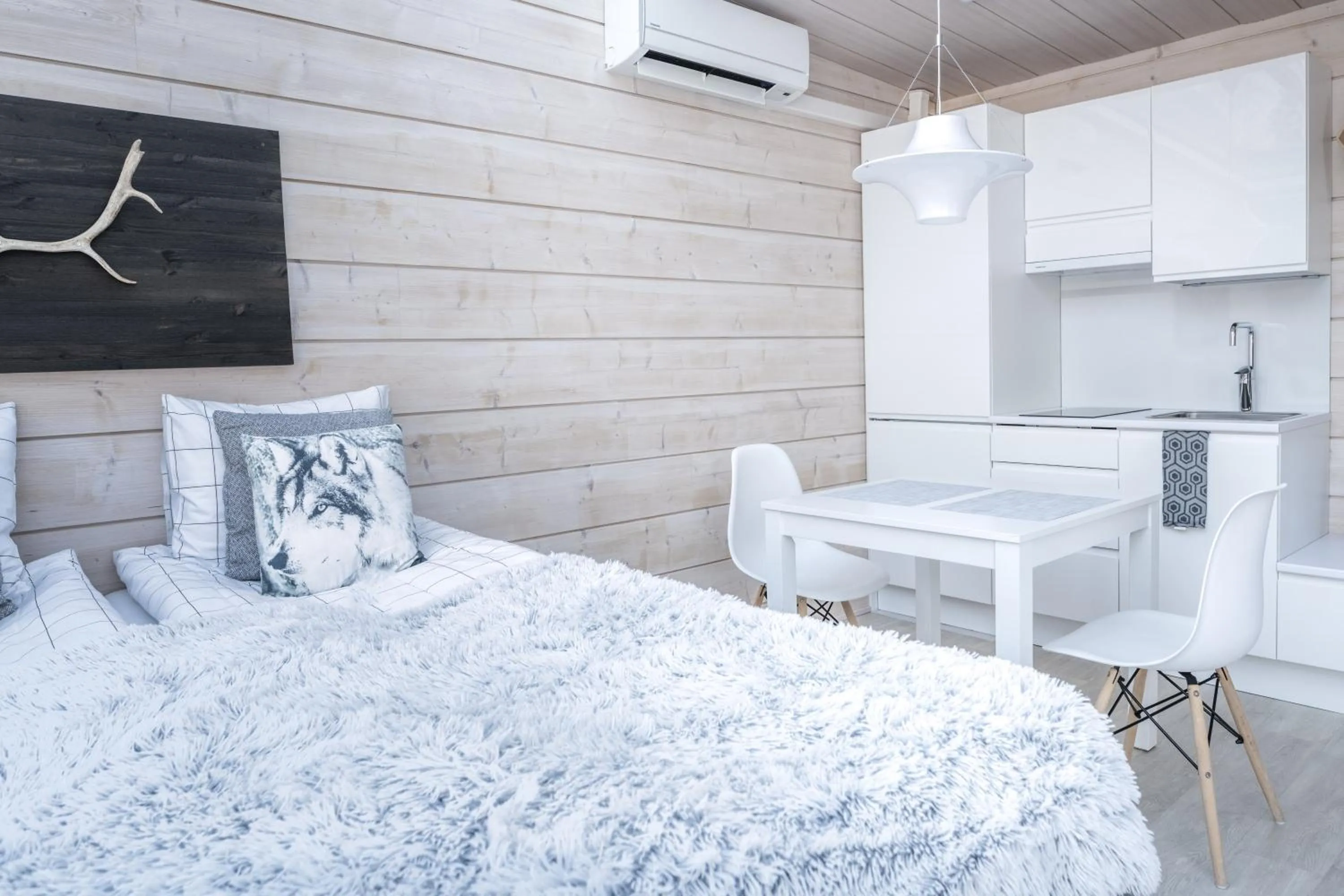 Bedroom, Bed in Iisakki Village