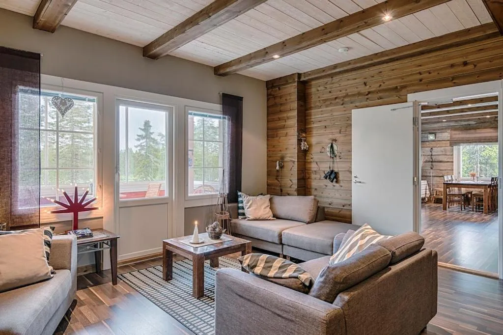 Communal lounge/ TV room in Iisakki Village