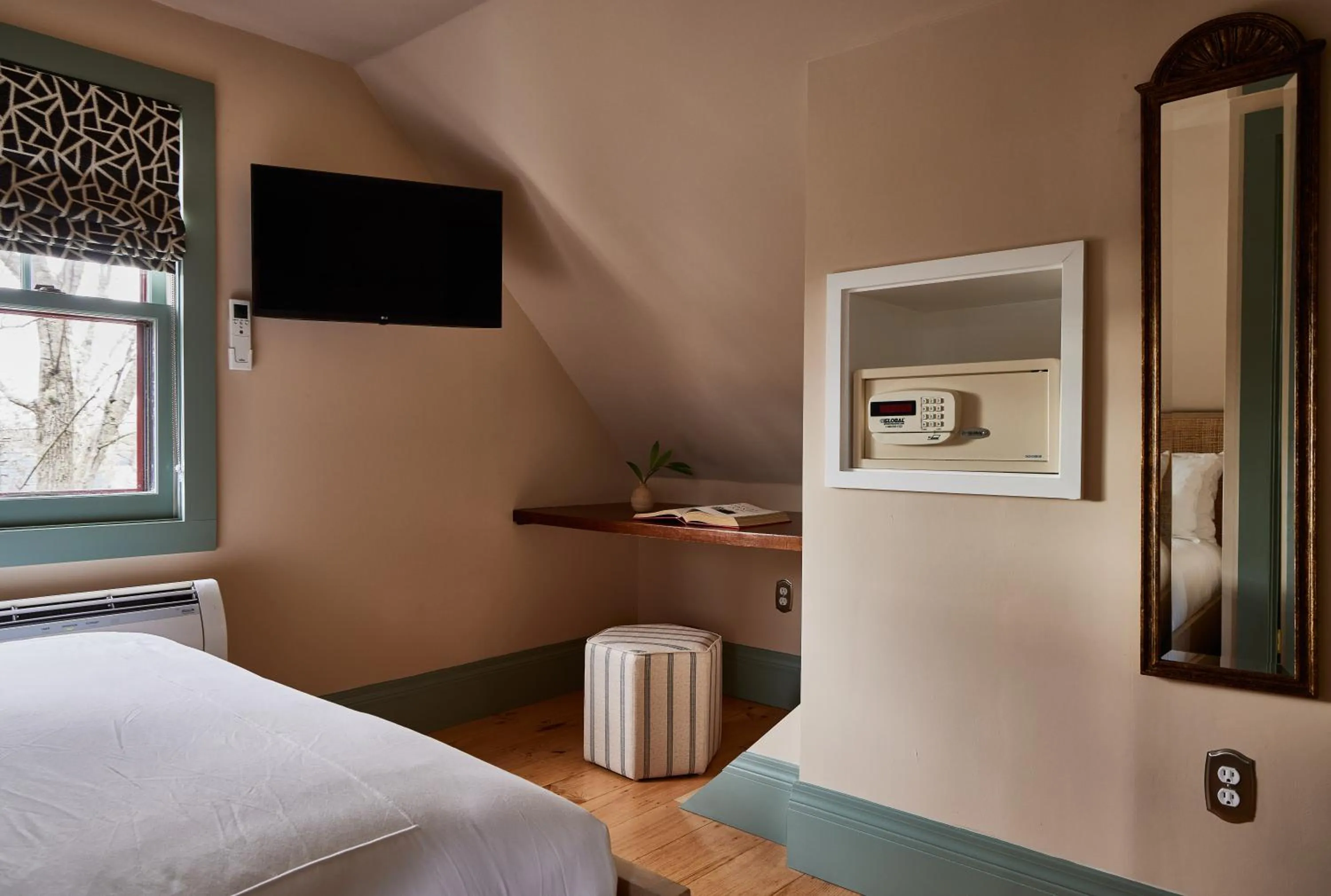 Bedroom, Bed in Life House, Nantucket