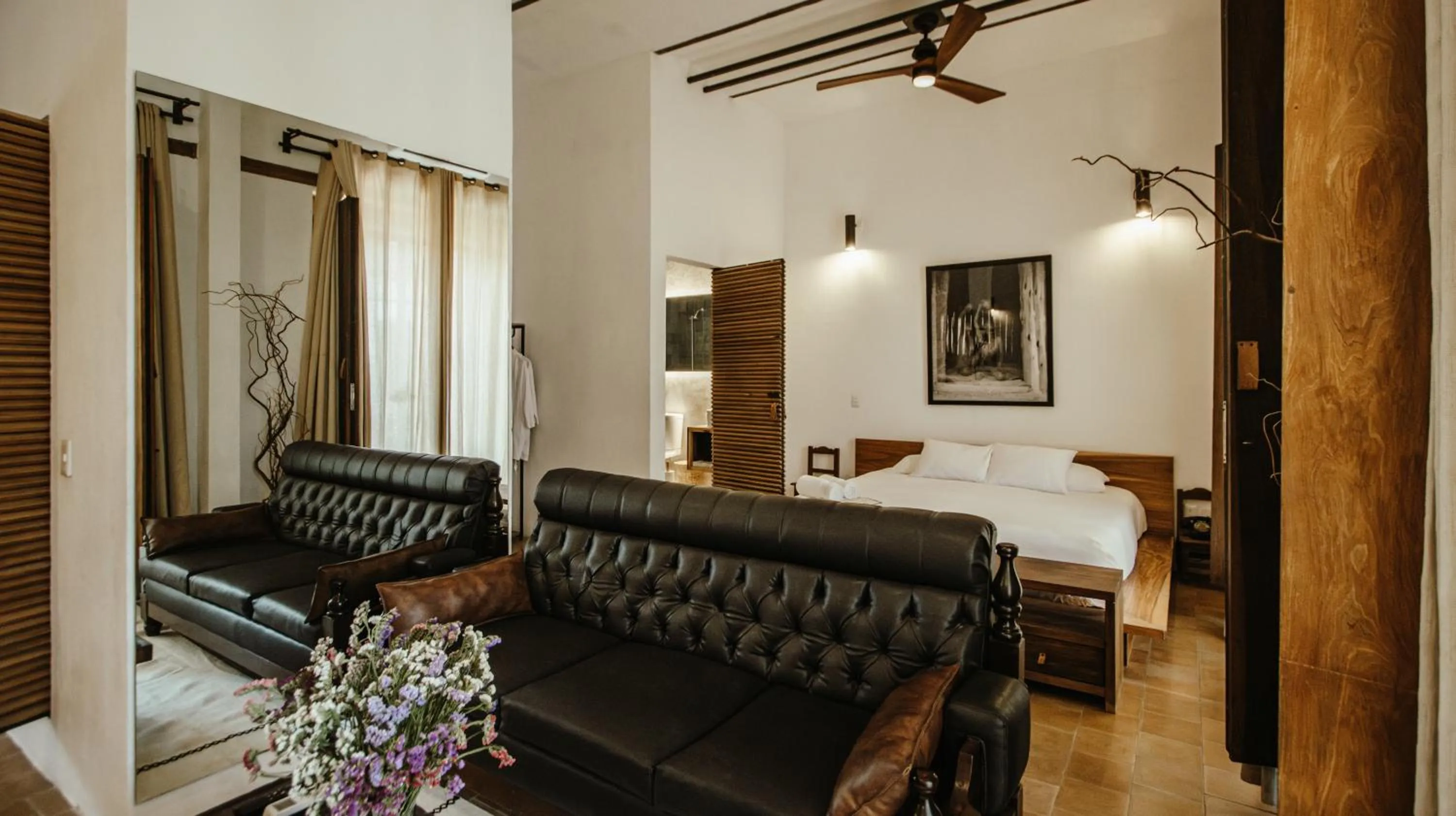 Seating area in Hotel Sin Nombre