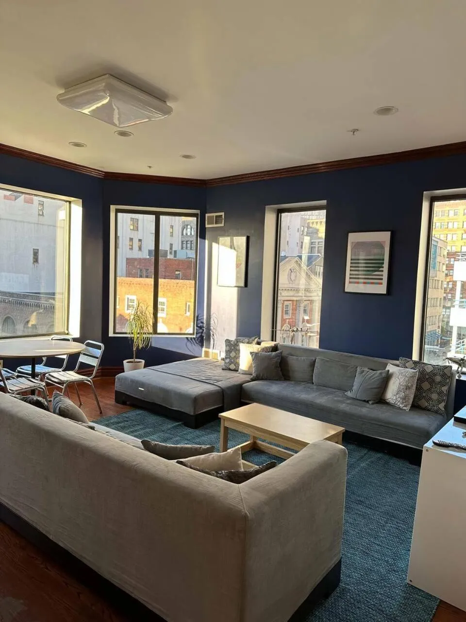 Living room in Stay Pittsburgh