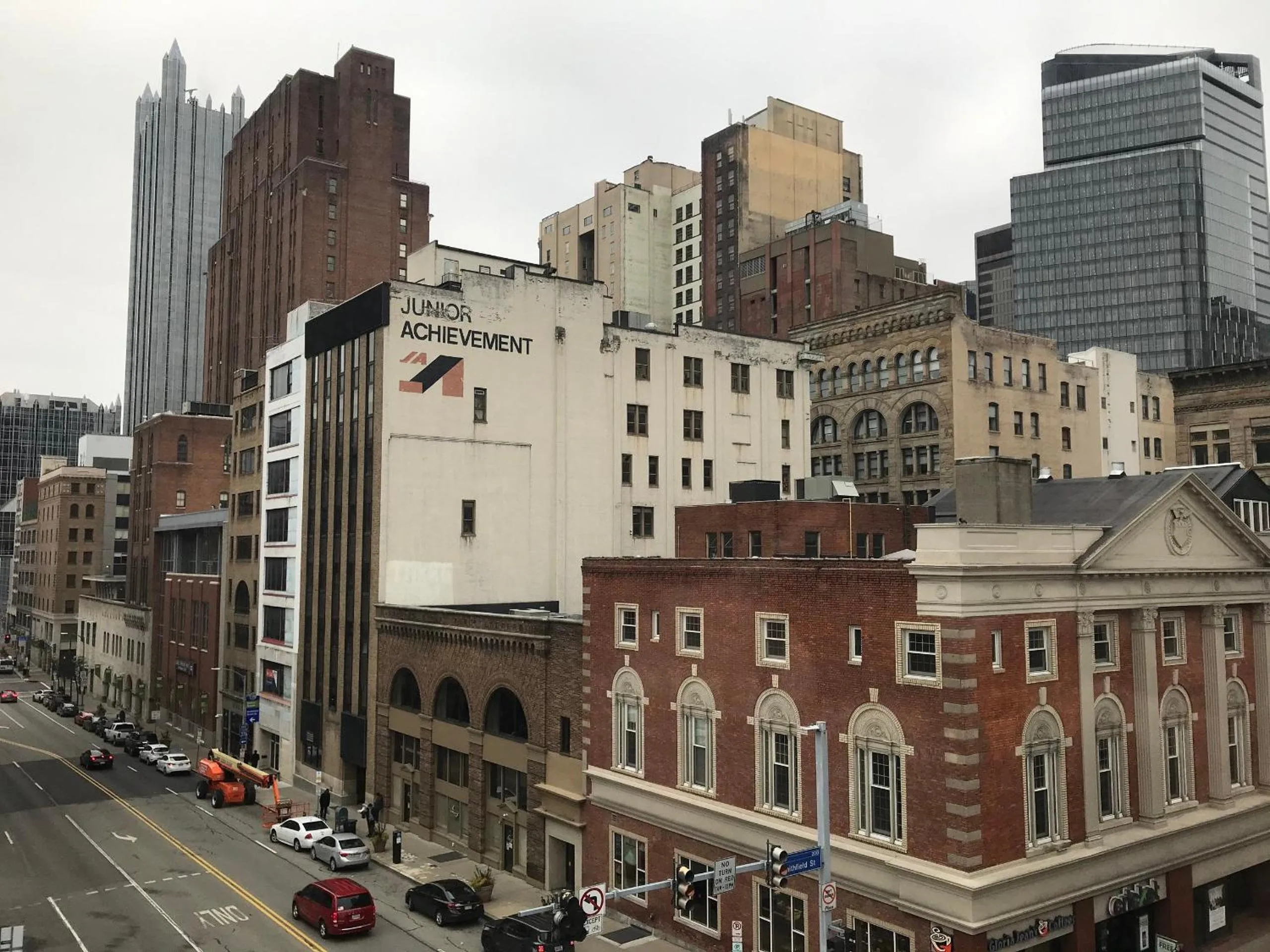 Property building in Stay Pittsburgh