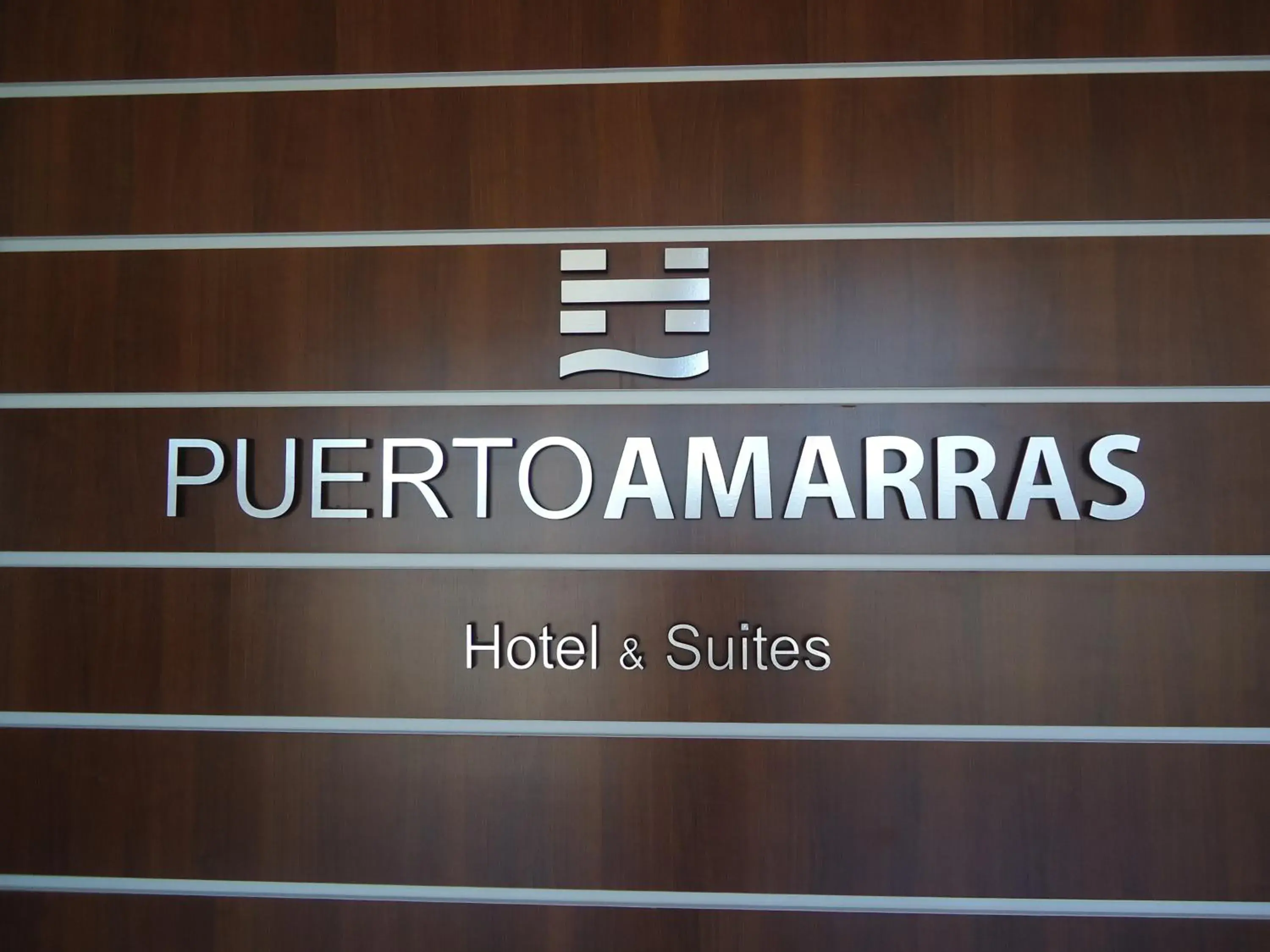 Facade/entrance in Puerto Amarras Hotel & Suites Facade/entrance in Puerto Amarras Hotel & Suites