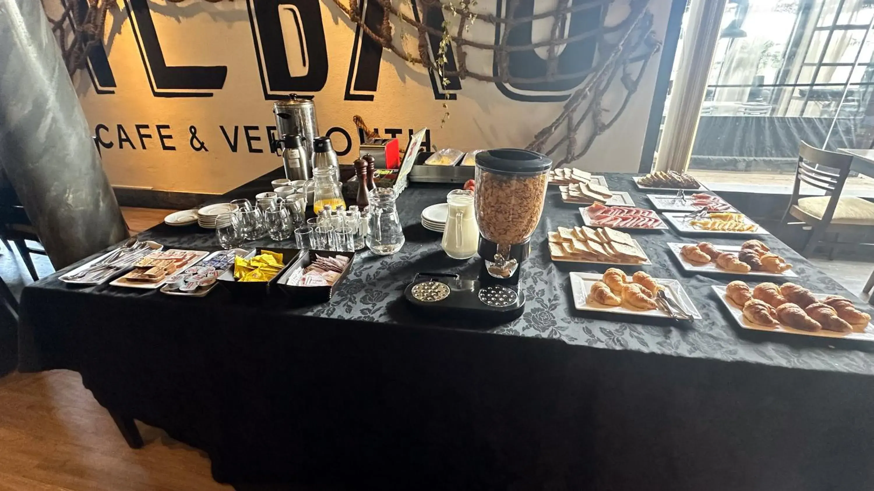 Restaurant/places to eat in Puerto Amarras Hotel & Suites Restaurant/places to eat in Puerto Amarras Hotel & Suites