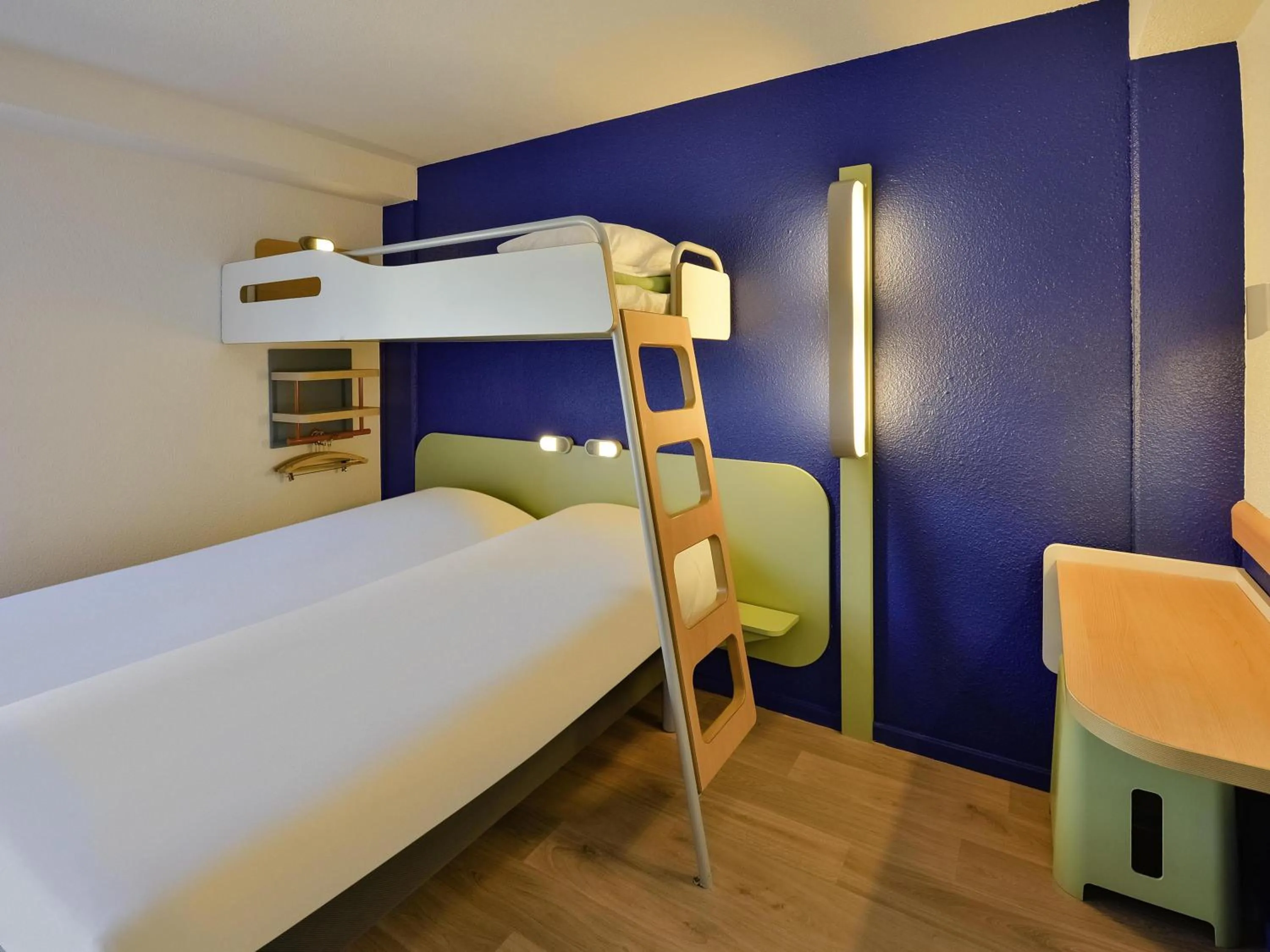 Bedroom, Bed in Ibis budget Chambéry Centre Ville