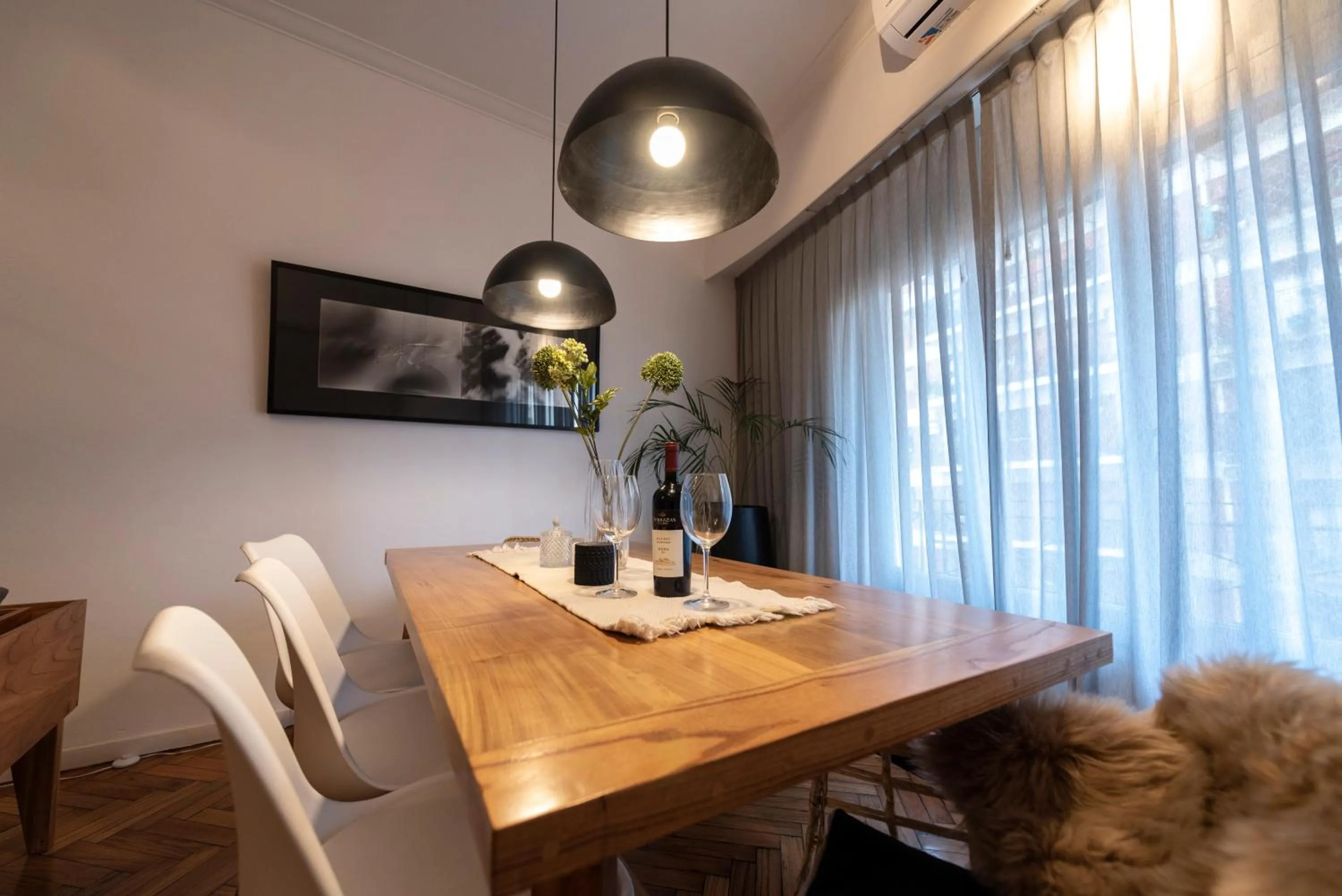 Dining area in Palermo Apart By Zafiro