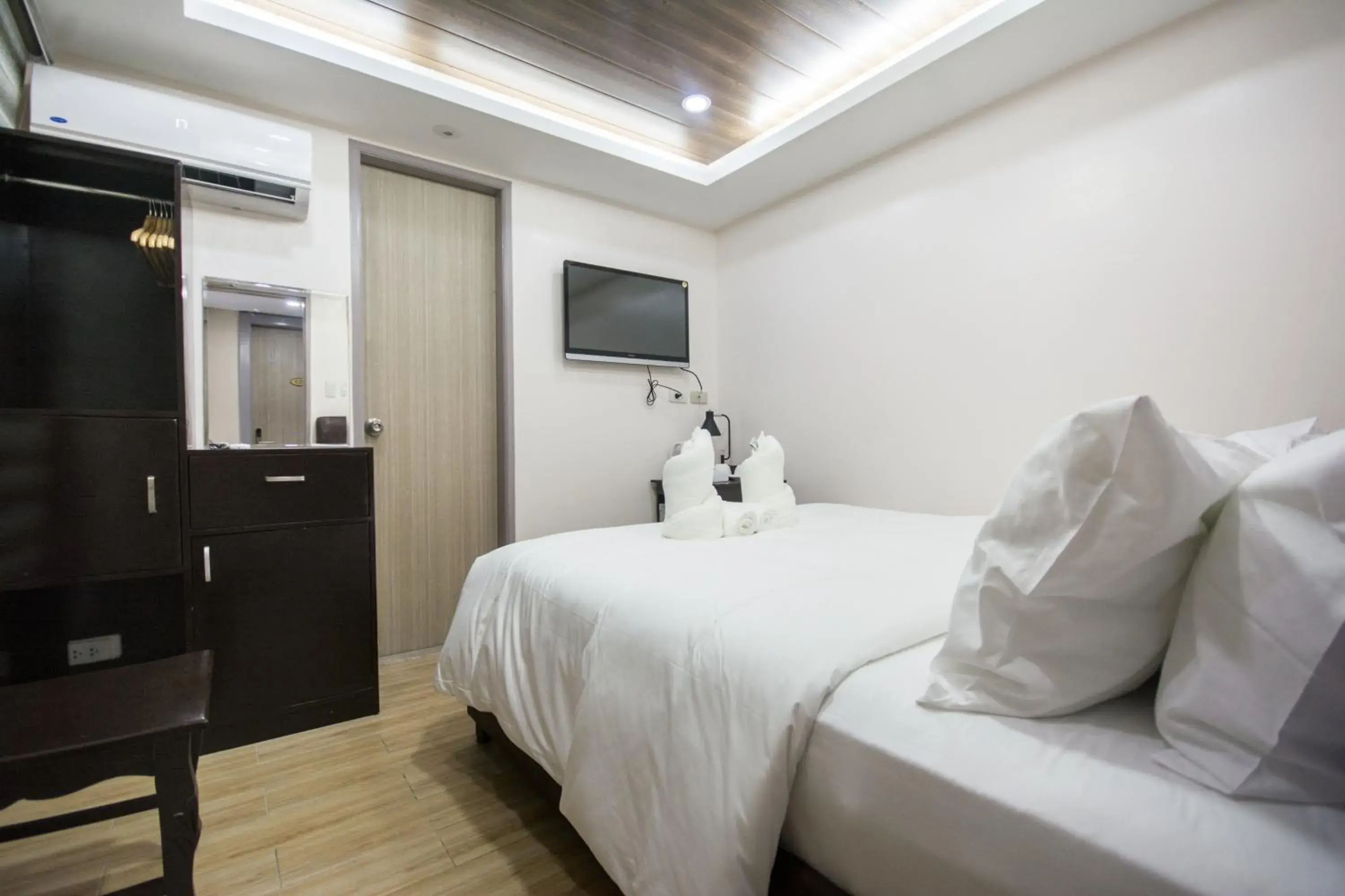 Bed in Emerald Island Hotel Bed in Emerald Island Hotel