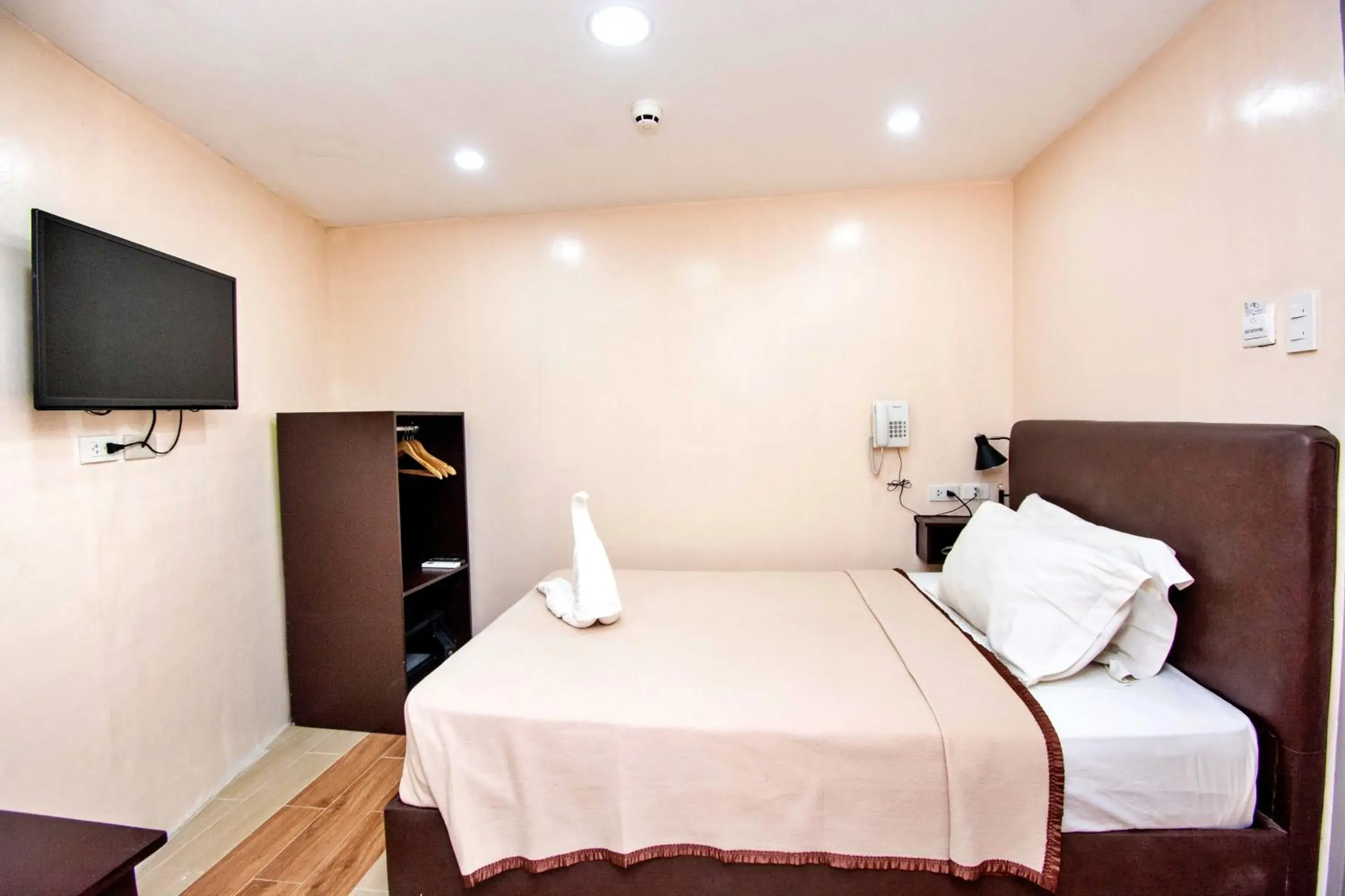 Bed in Emerald Island Hotel Bed in Emerald Island Hotel