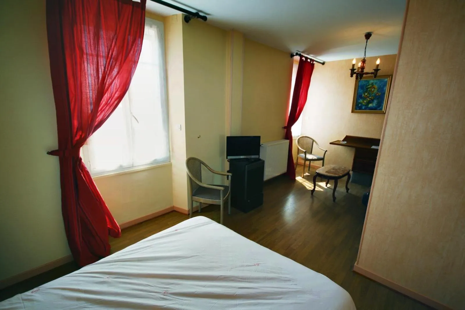 Photo of the whole room in Les Messageries