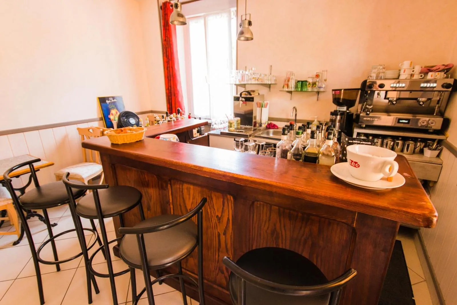 Lounge or bar in Les Messageries