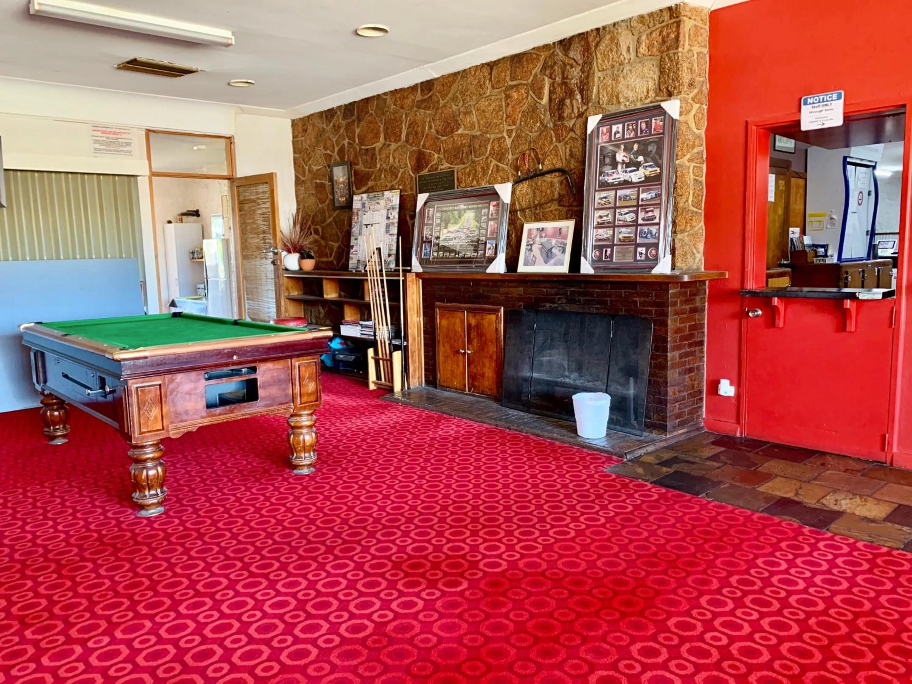 Billiard in Coonalpyn Hotel