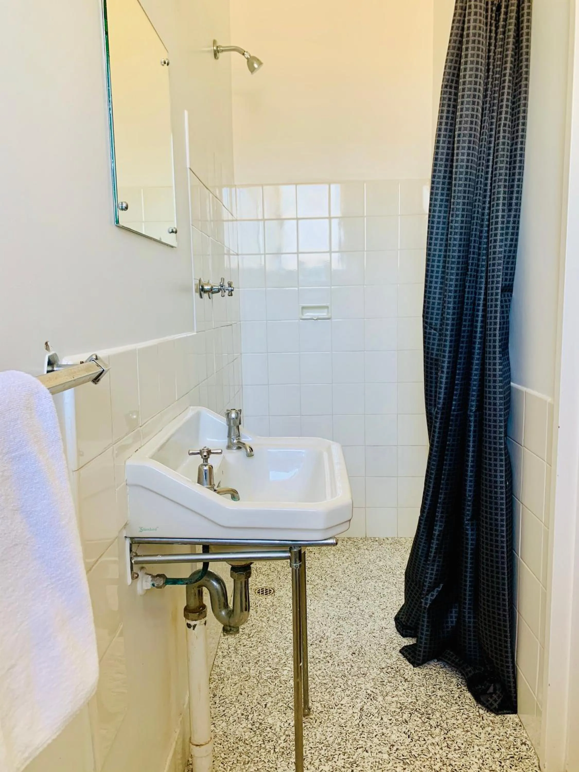 Bathroom in Coonalpyn Hotel