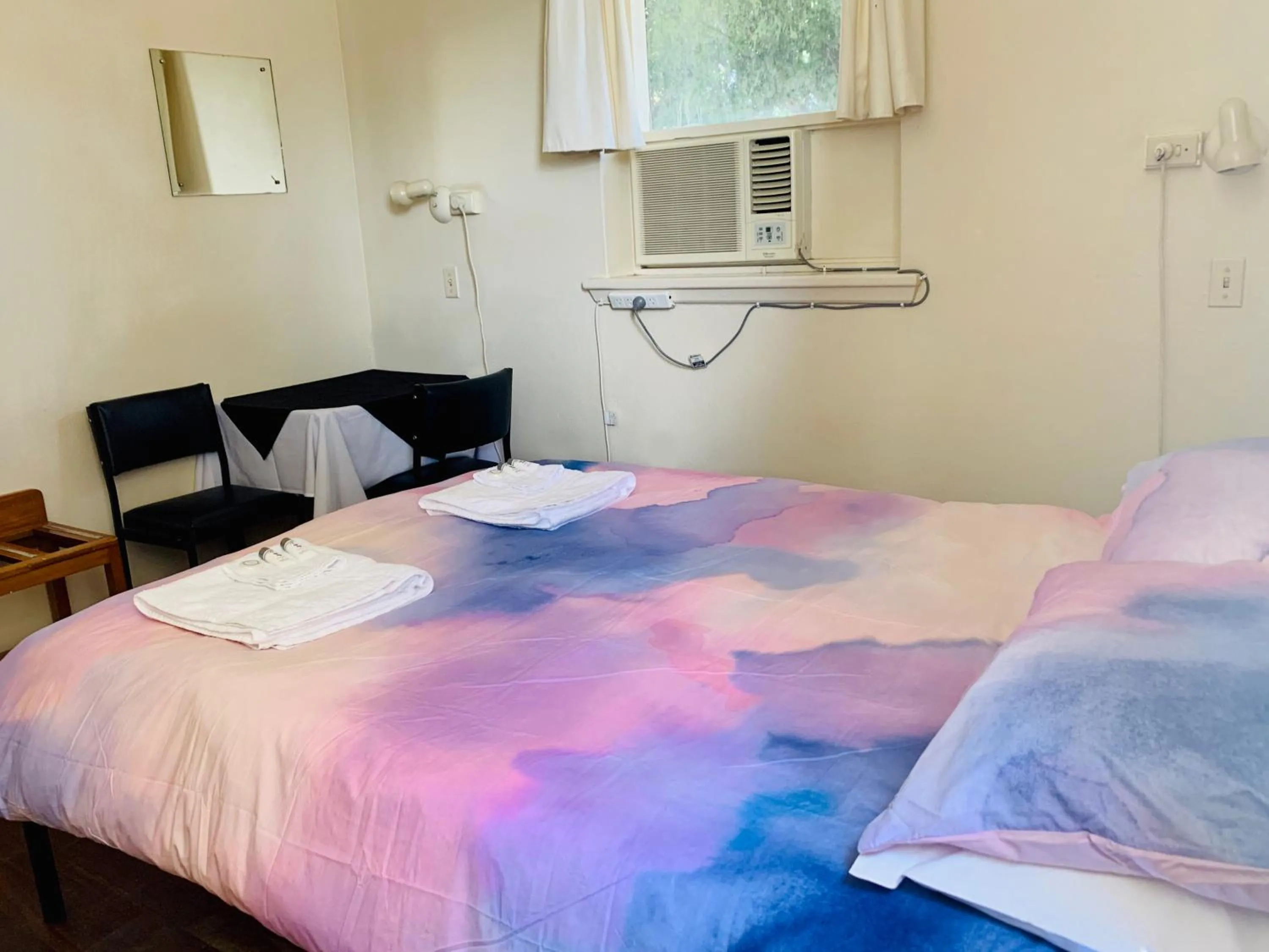 Bed in Coonalpyn Hotel