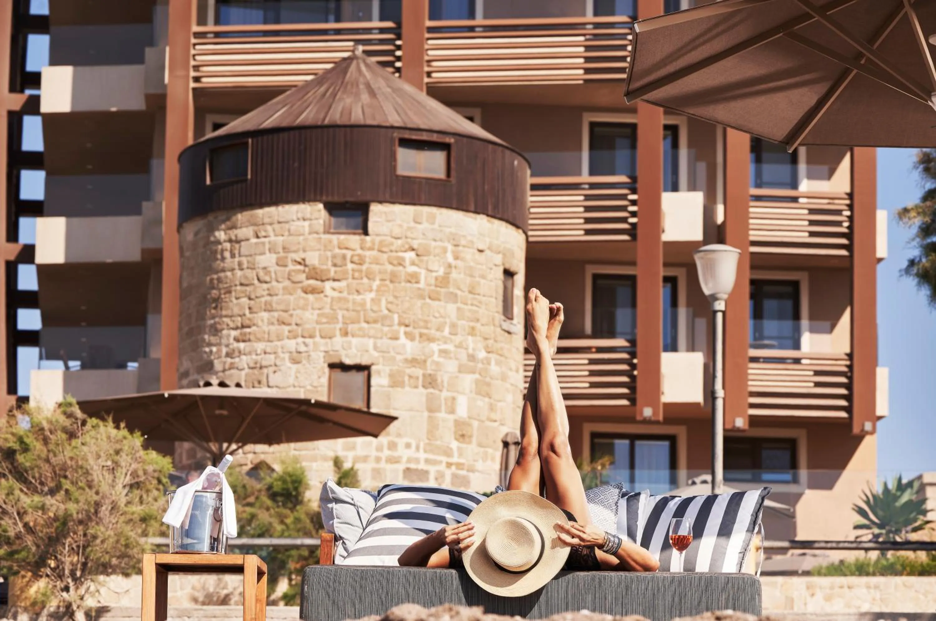 Property building in Bellevue On The Beach Suites