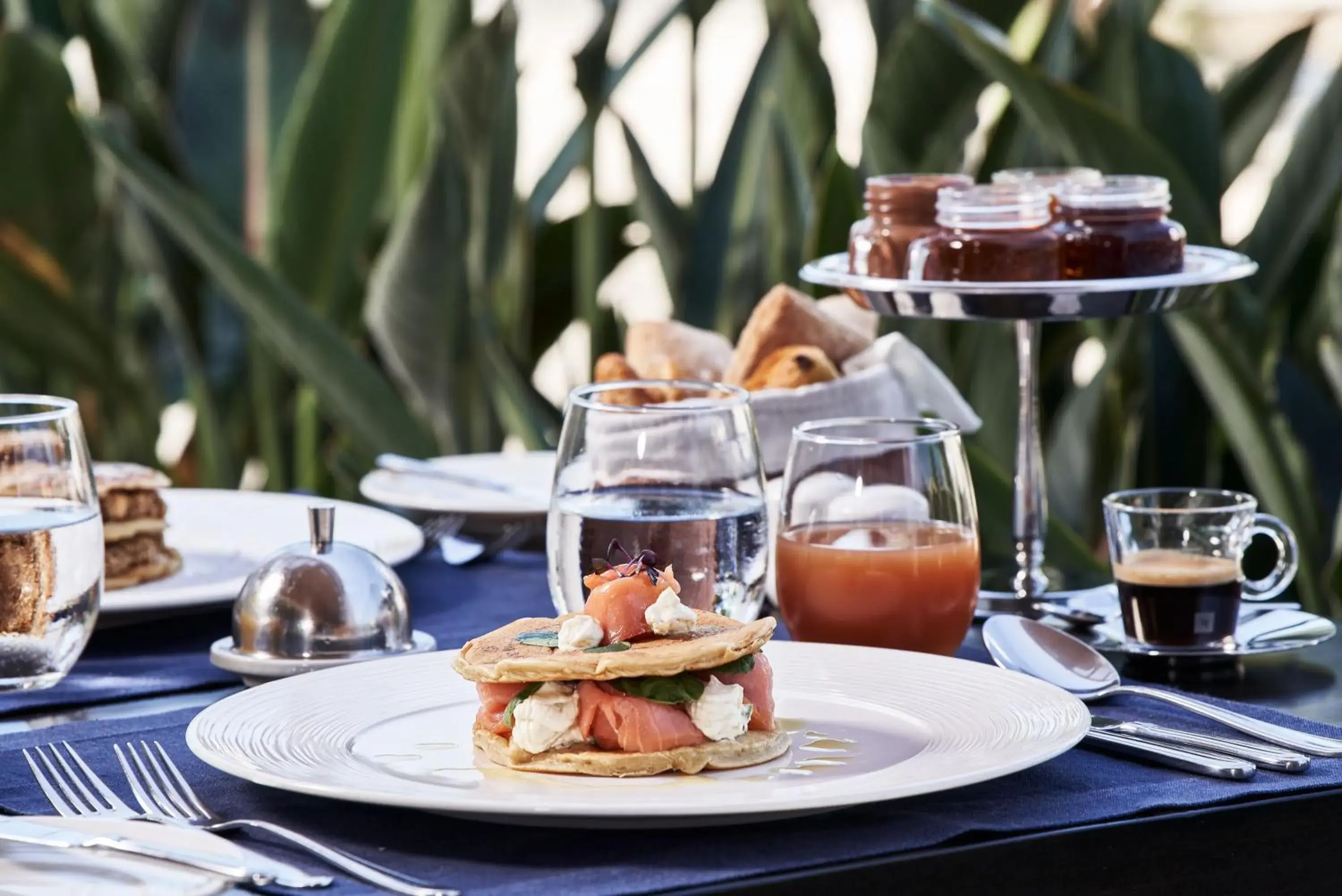 Restaurant/places to eat in Bellevue On The Beach Suites Restaurant/places to eat in Bellevue On The Beach Suites