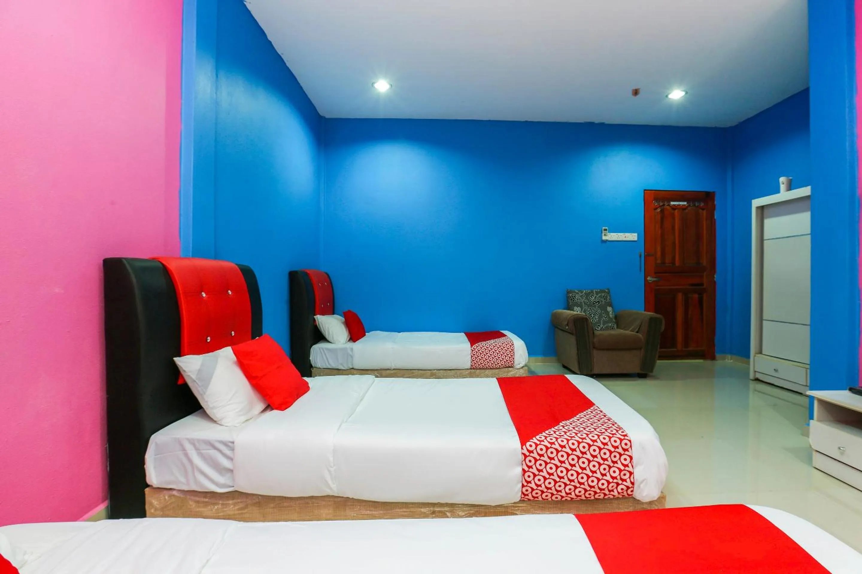 Bedroom, Bed in OYO 89933 Nun Hotel