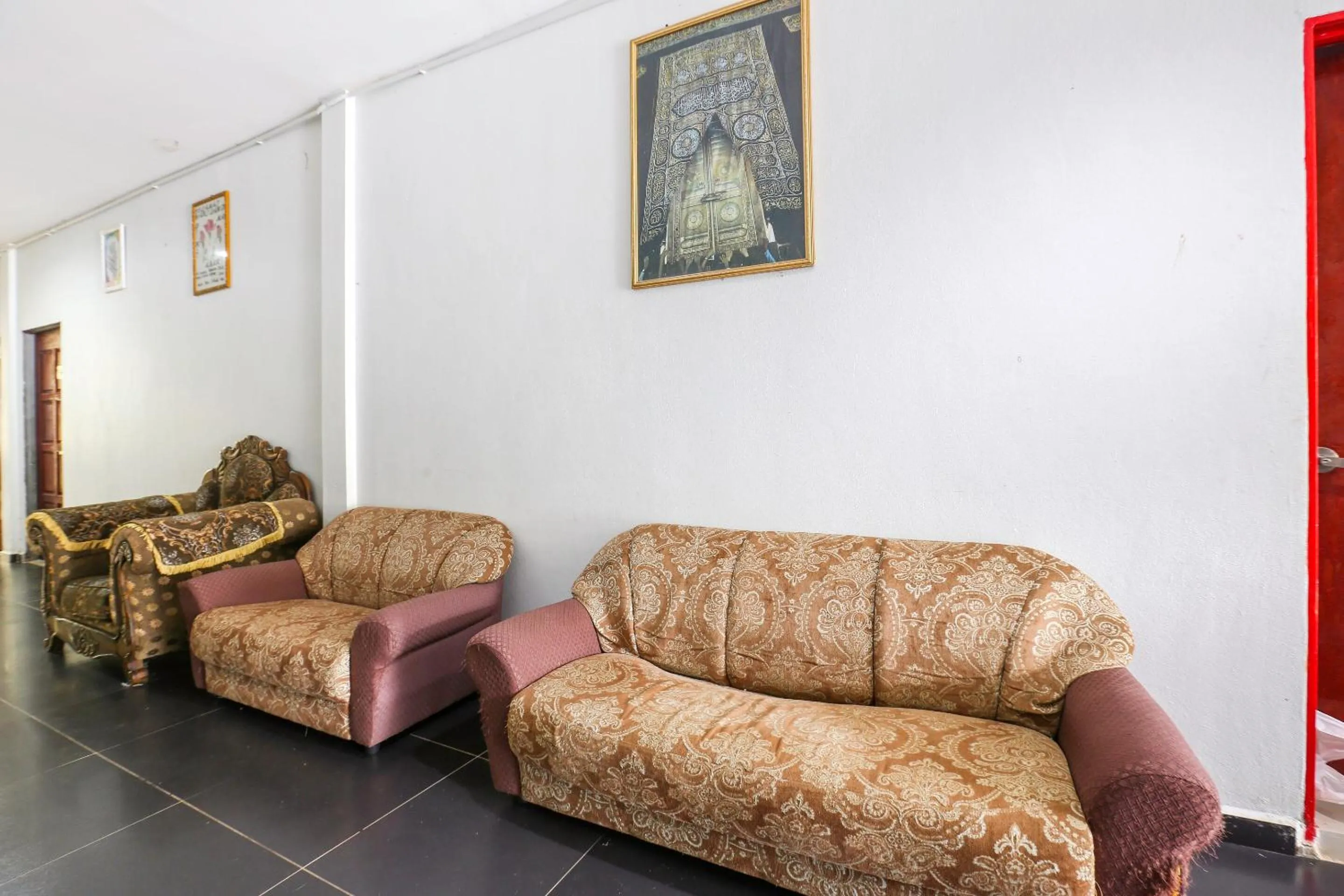 Lobby or reception in OYO 89933 Nun Hotel