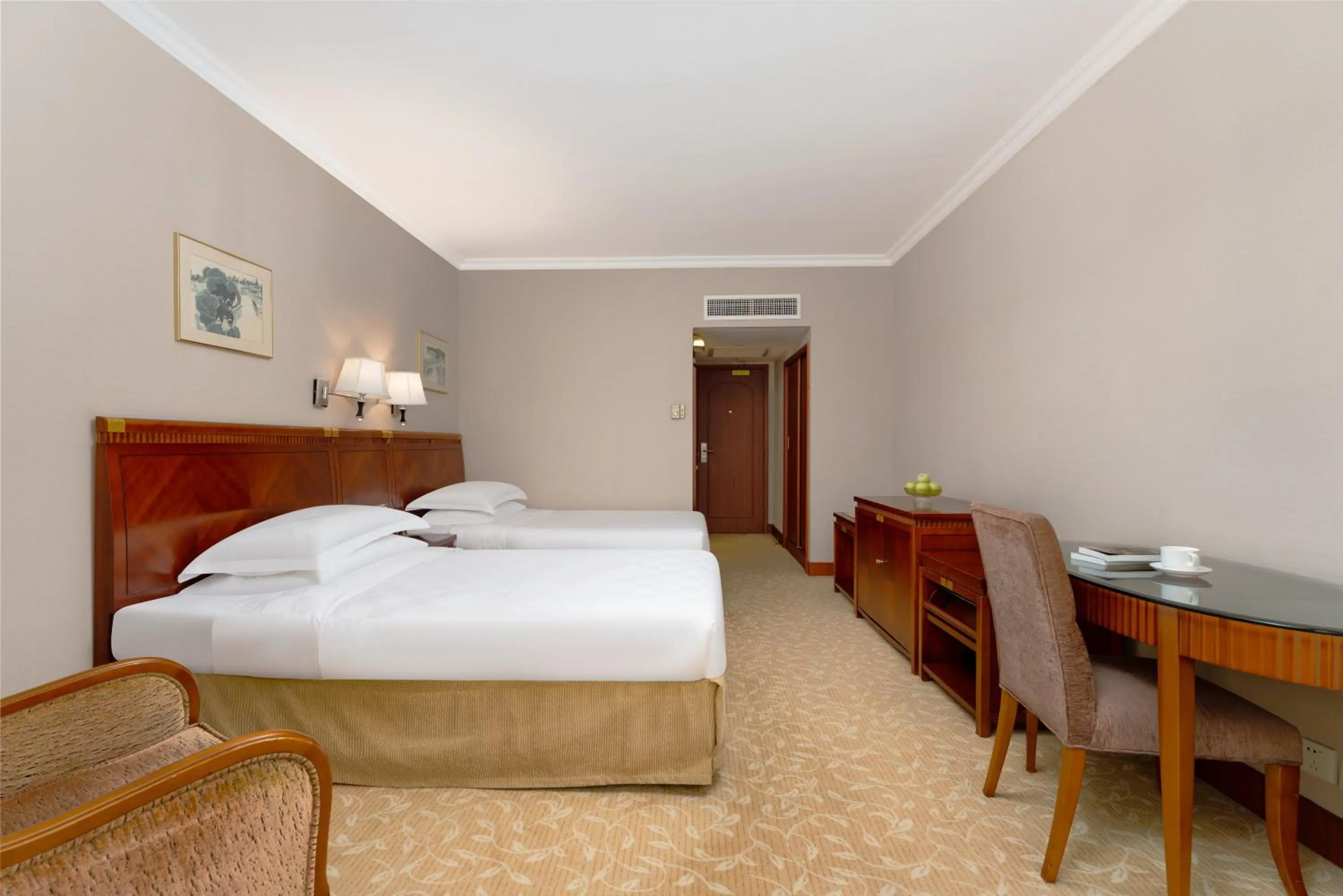 Photo of the whole room, Bed in Felicity Hotel Shenzhen, Luohu Railway Station