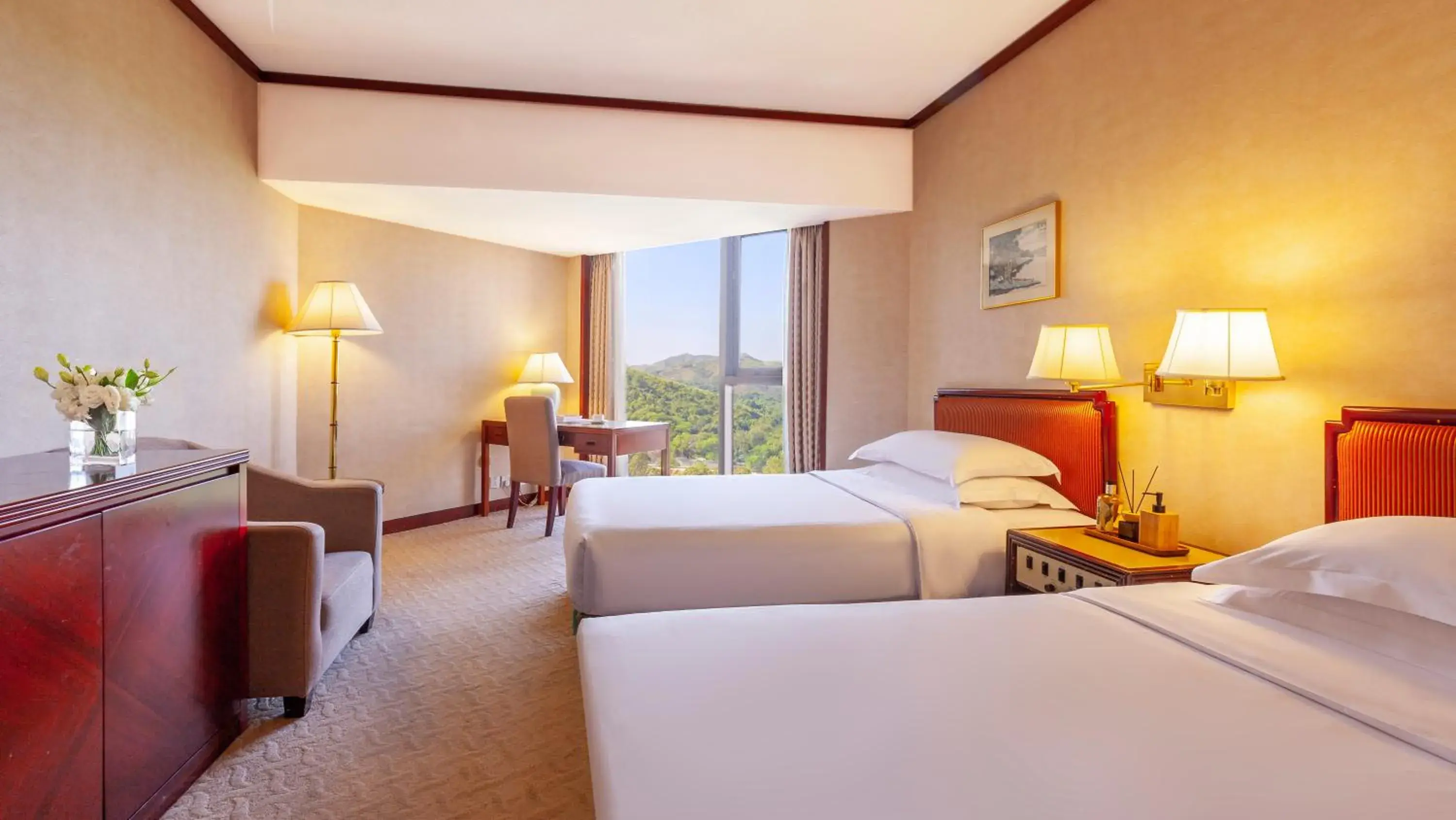 Bed in Felicity Hotel Shenzhen, Luohu Railway Station Bed in Felicity Hotel Shenzhen, Luohu Railway Station