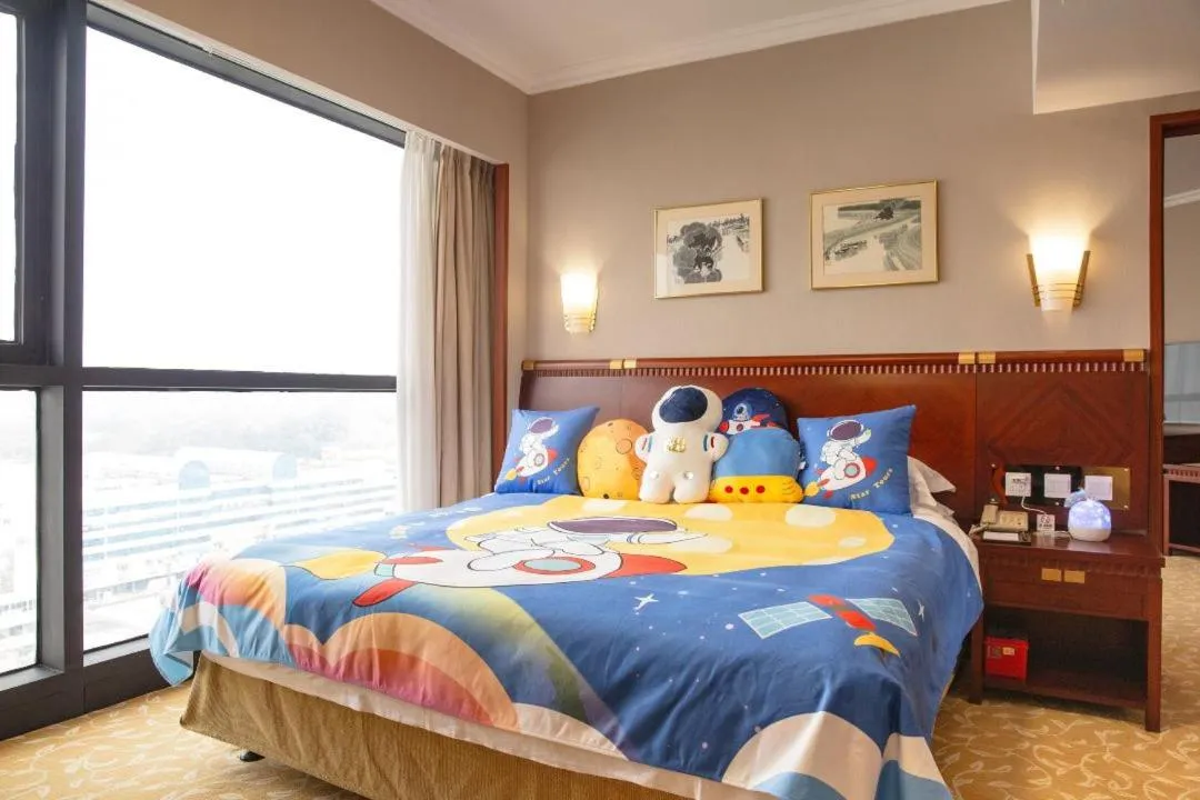 children, Bed in Felicity Hotel Shenzhen, Luohu Railway Station