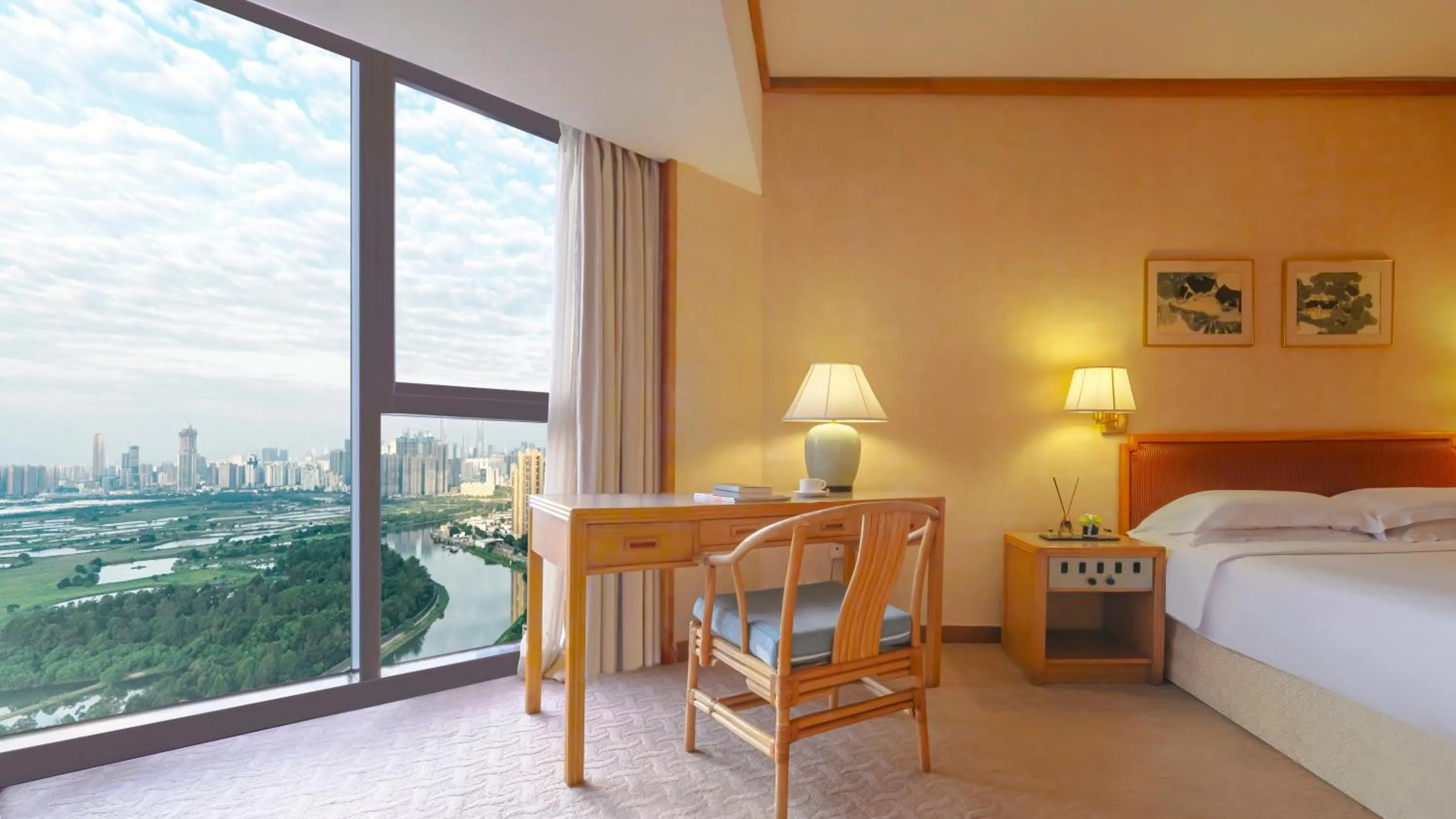 Bed in Felicity Hotel Shenzhen, Luohu Railway Station