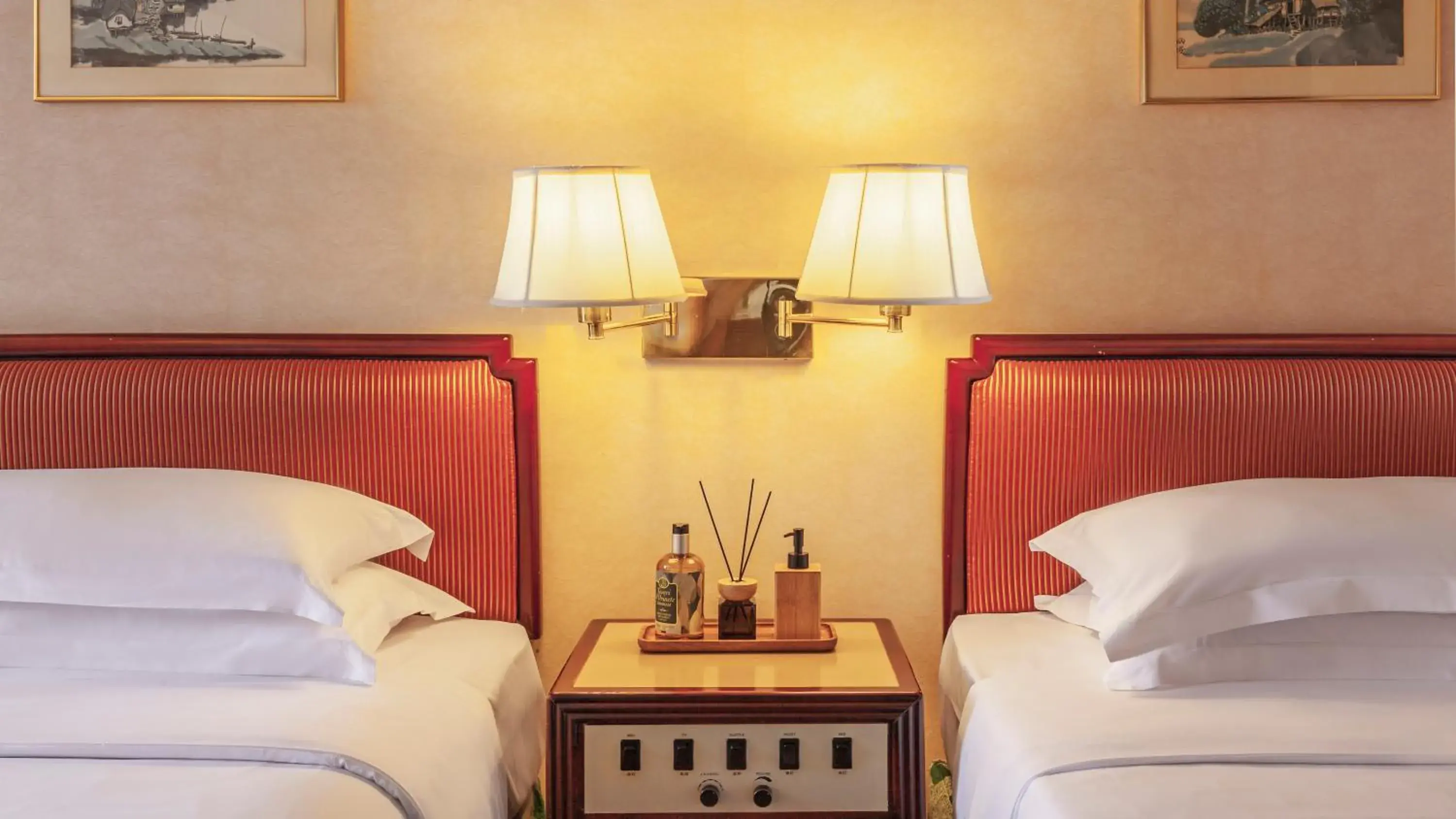 Bedroom, Bed in Felicity Hotel Shenzhen, Luohu Railway Station Bedroom, Bed in Felicity Hotel Shenzhen, Luohu Railway Station